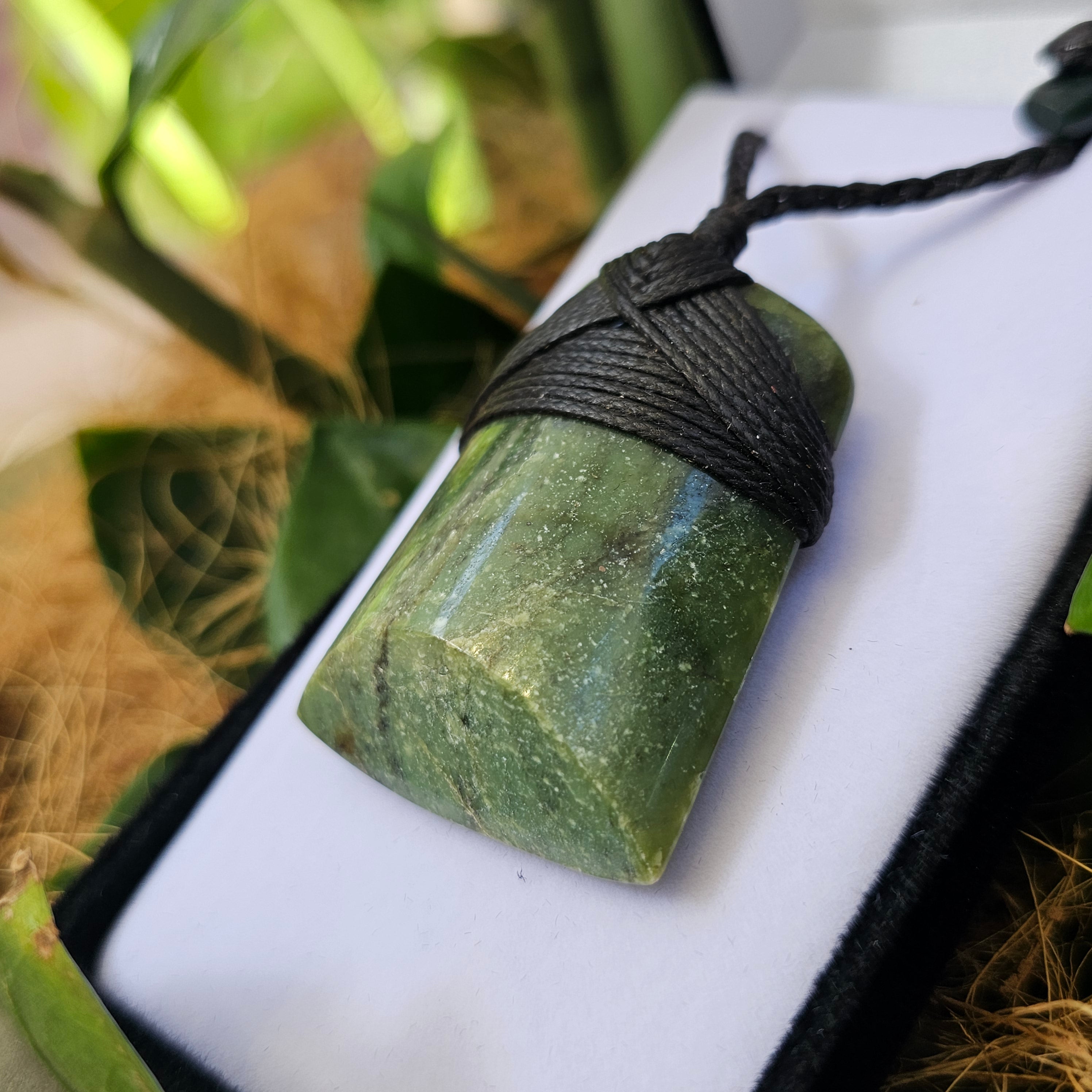 Greenstone (Pounamu) Toki Pendant