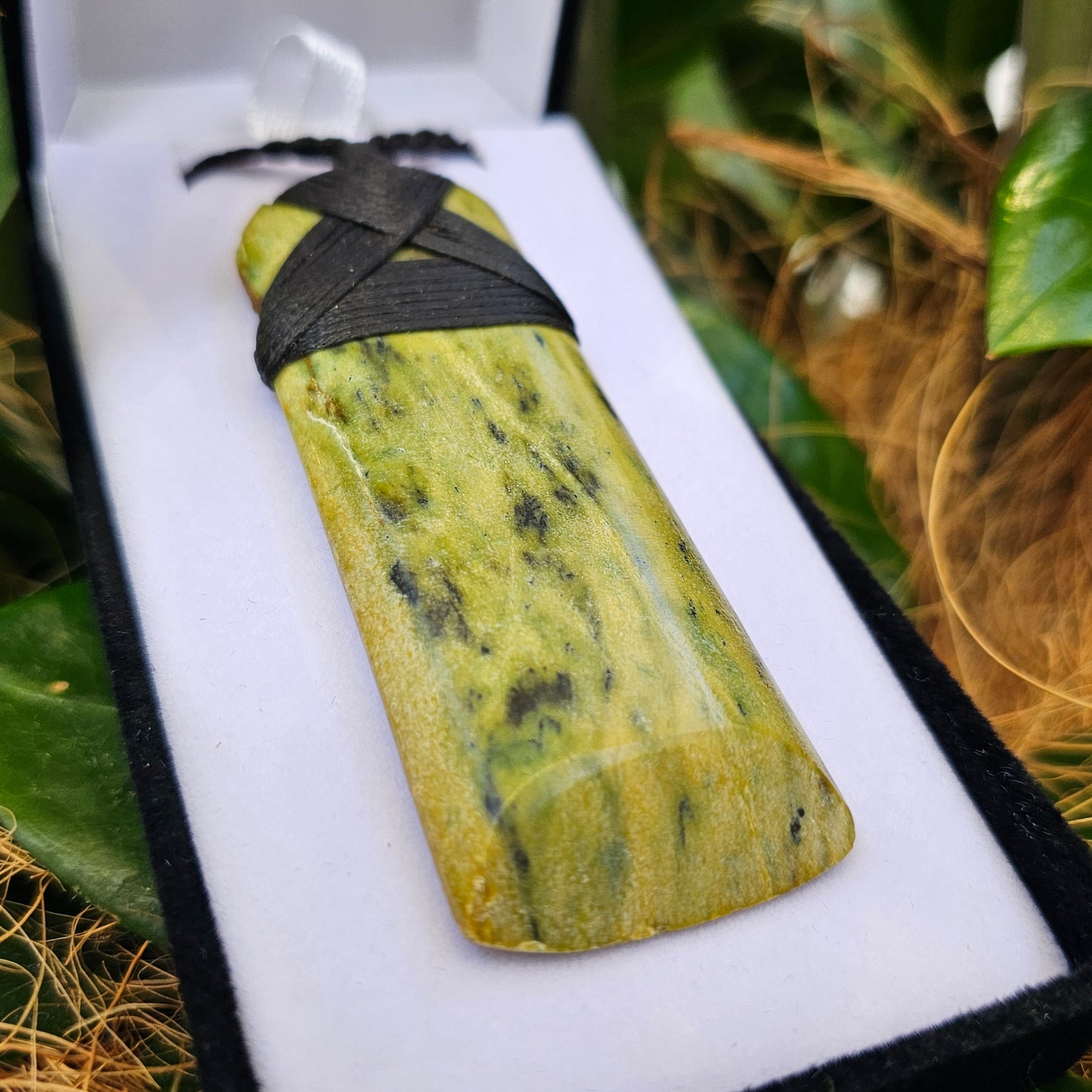 Greenstone (Pounamu) Large Toki Pendant