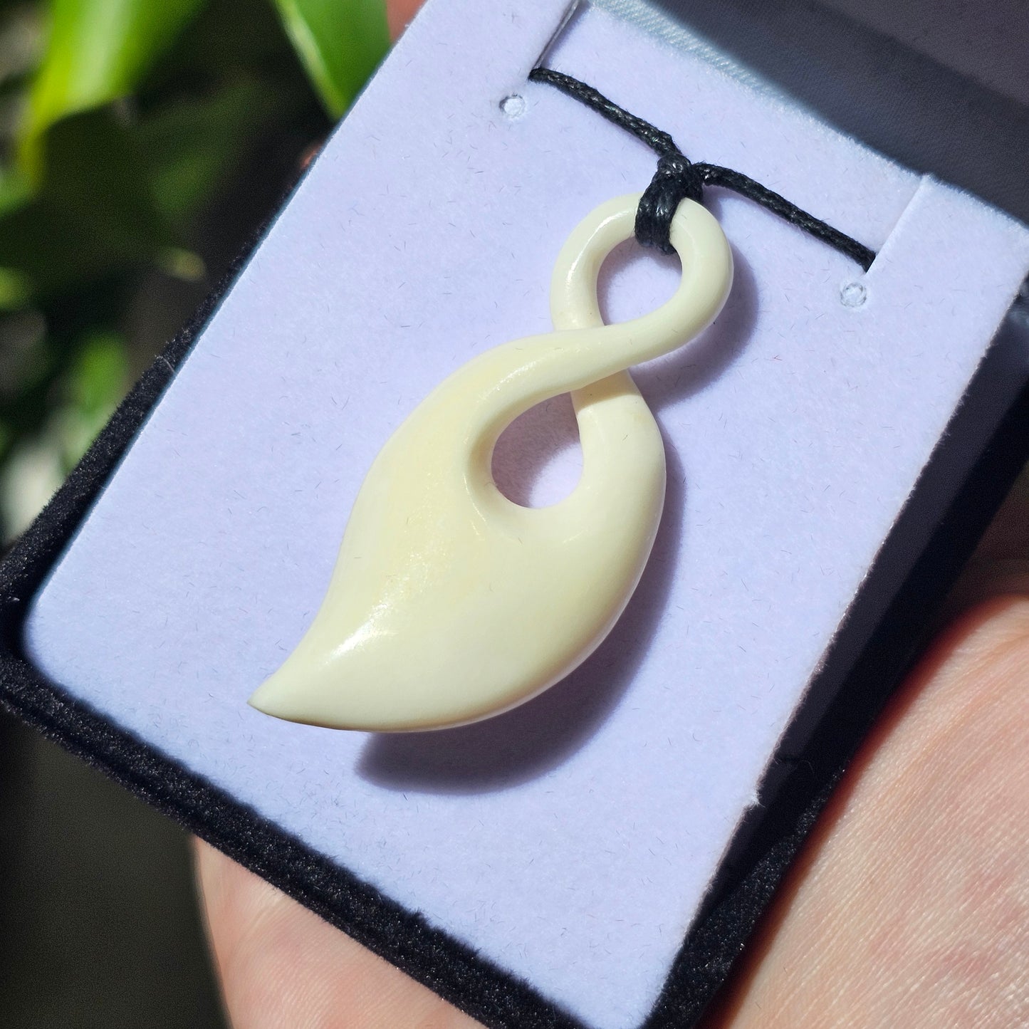 Bone Pikorua Pendant (Twist) - Rivendell Shop