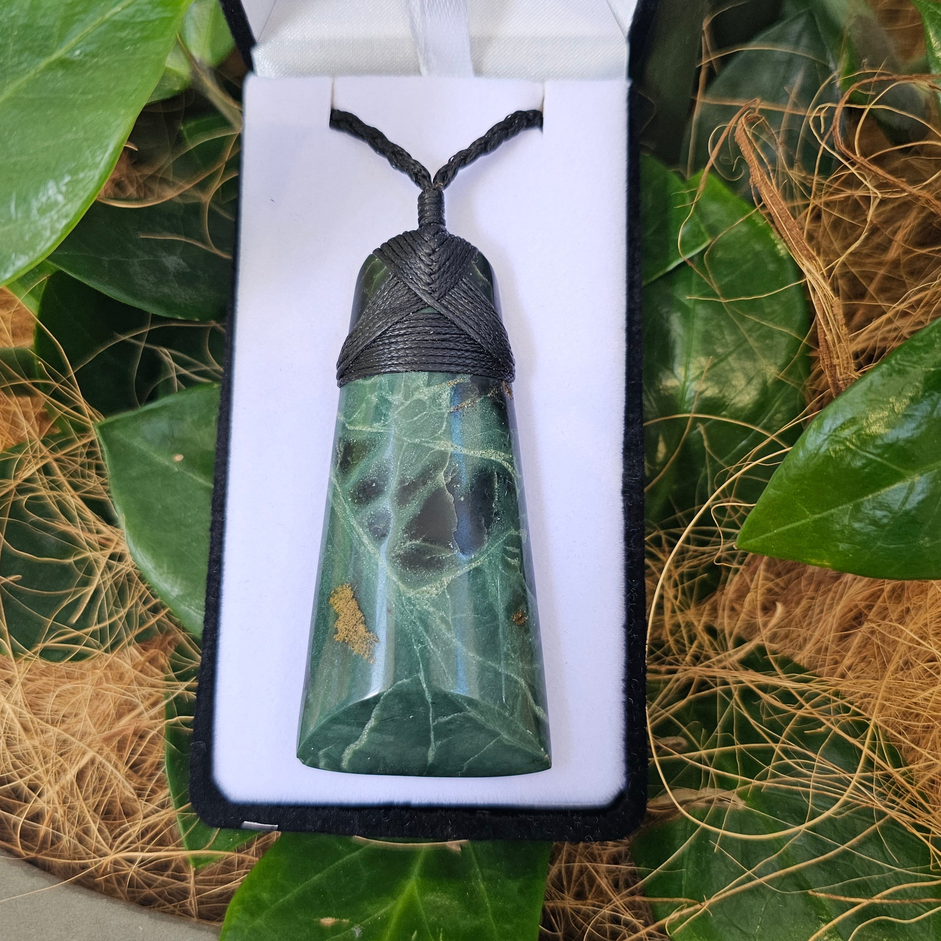 Greenstone (Pounamu) Toki Pendant