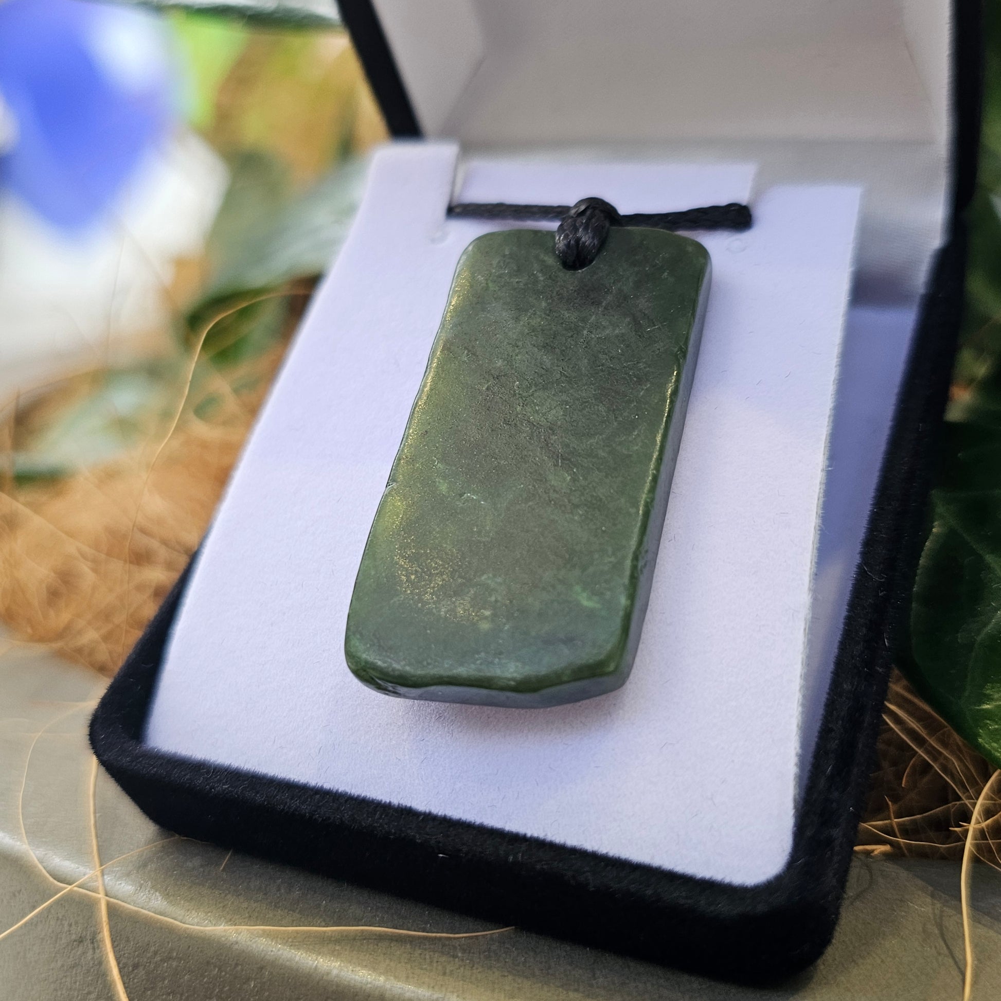 Pounamu (Greenstone) Pendant - Rivendell Shop