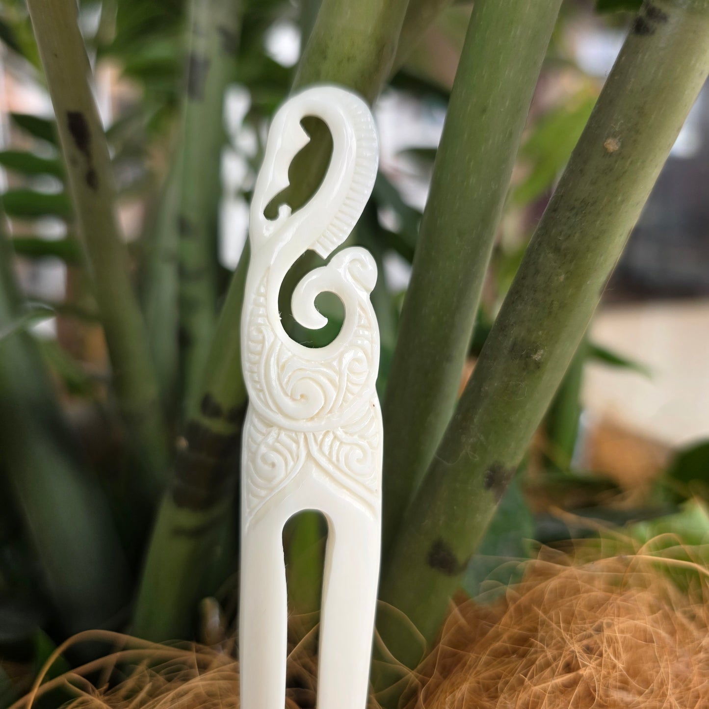Handcarved Bone 2 Prong Heru (Comb) - Manaia