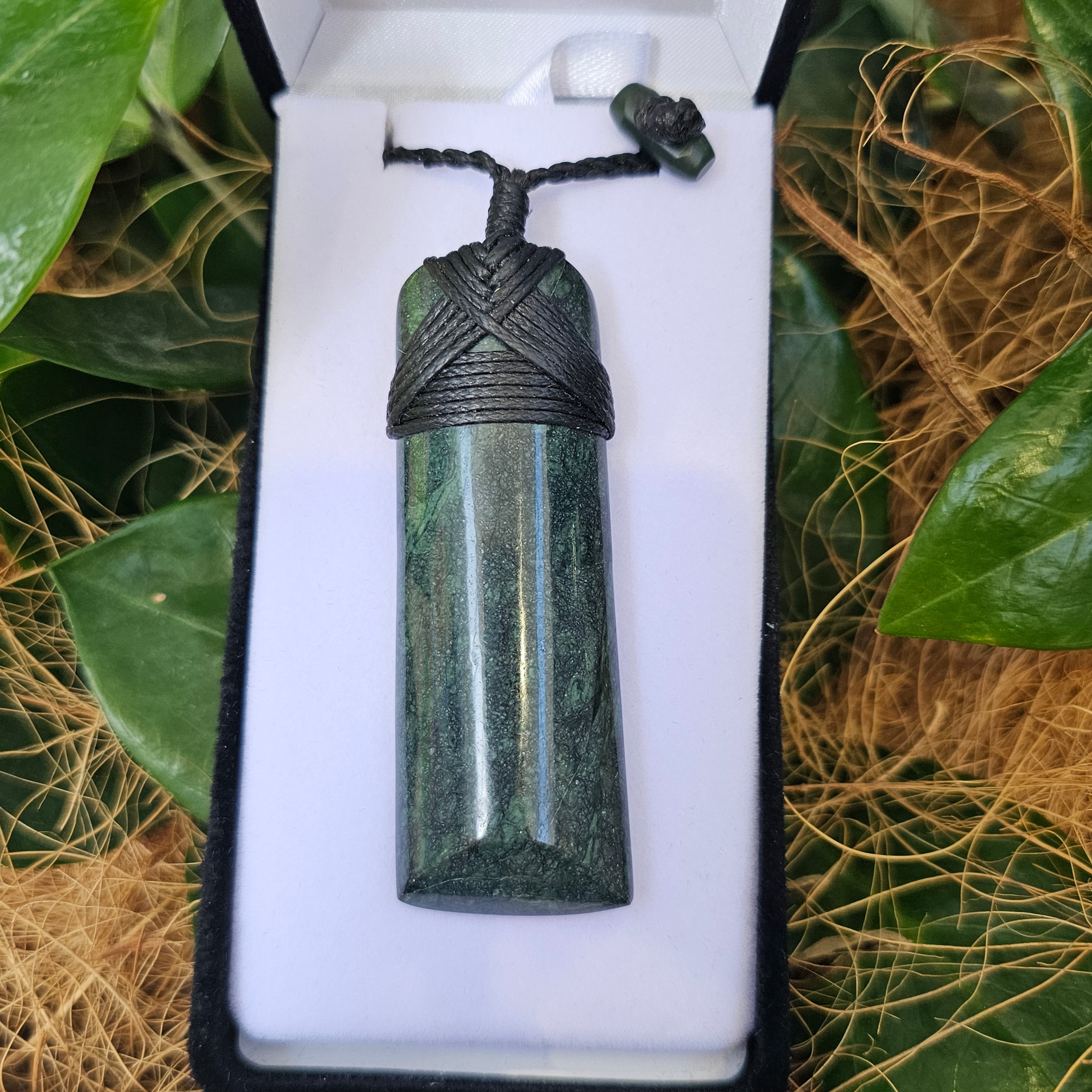 Greenstone (Pounamu) Toki Pendant