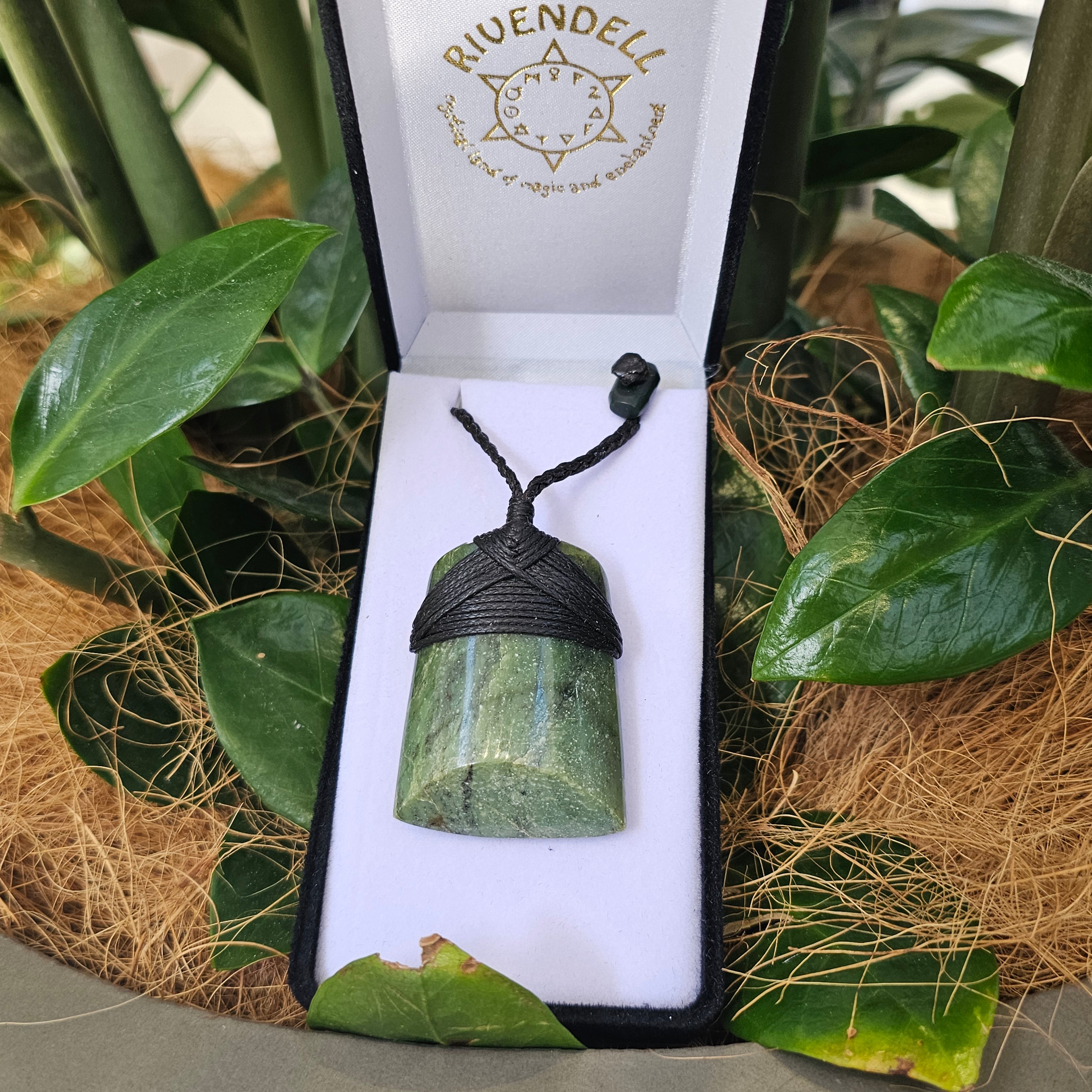 Greenstone (Pounamu) Toki Pendant