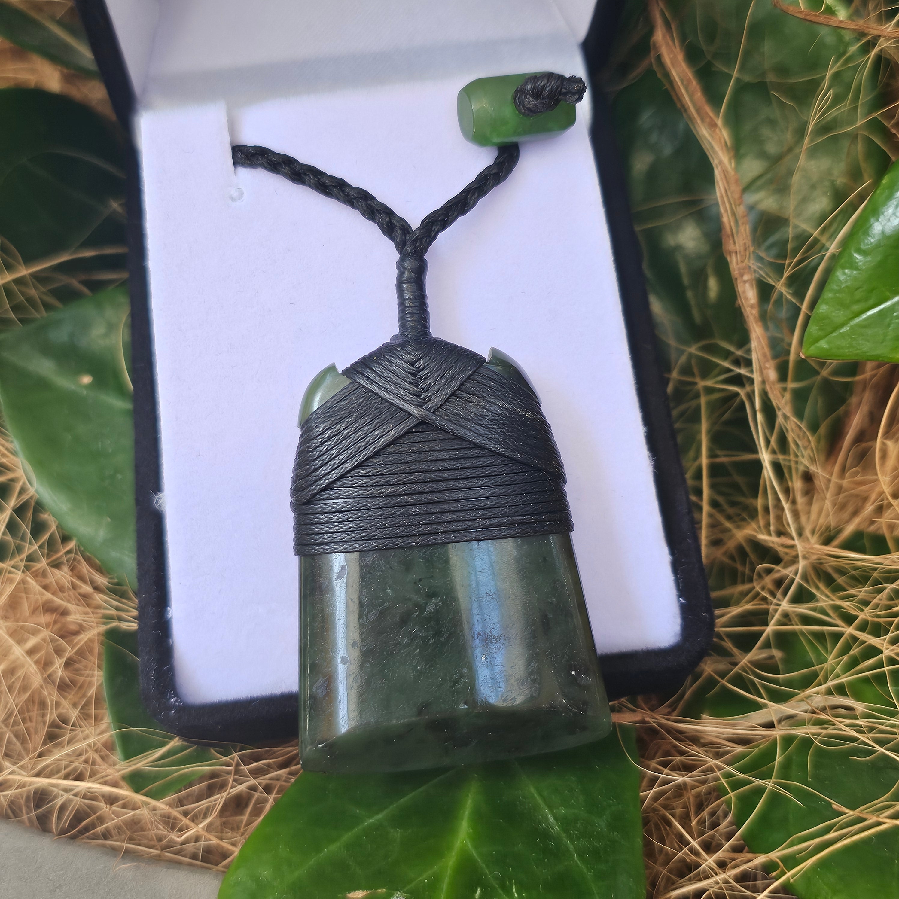 Greenstone (Pounamu) Toki Pendant