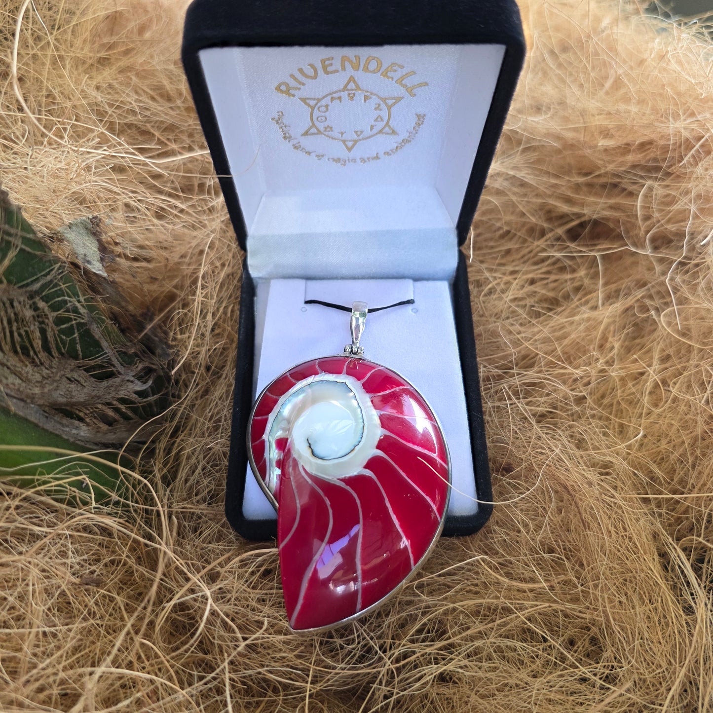 Red Shell Pendant - Rivendell Shop