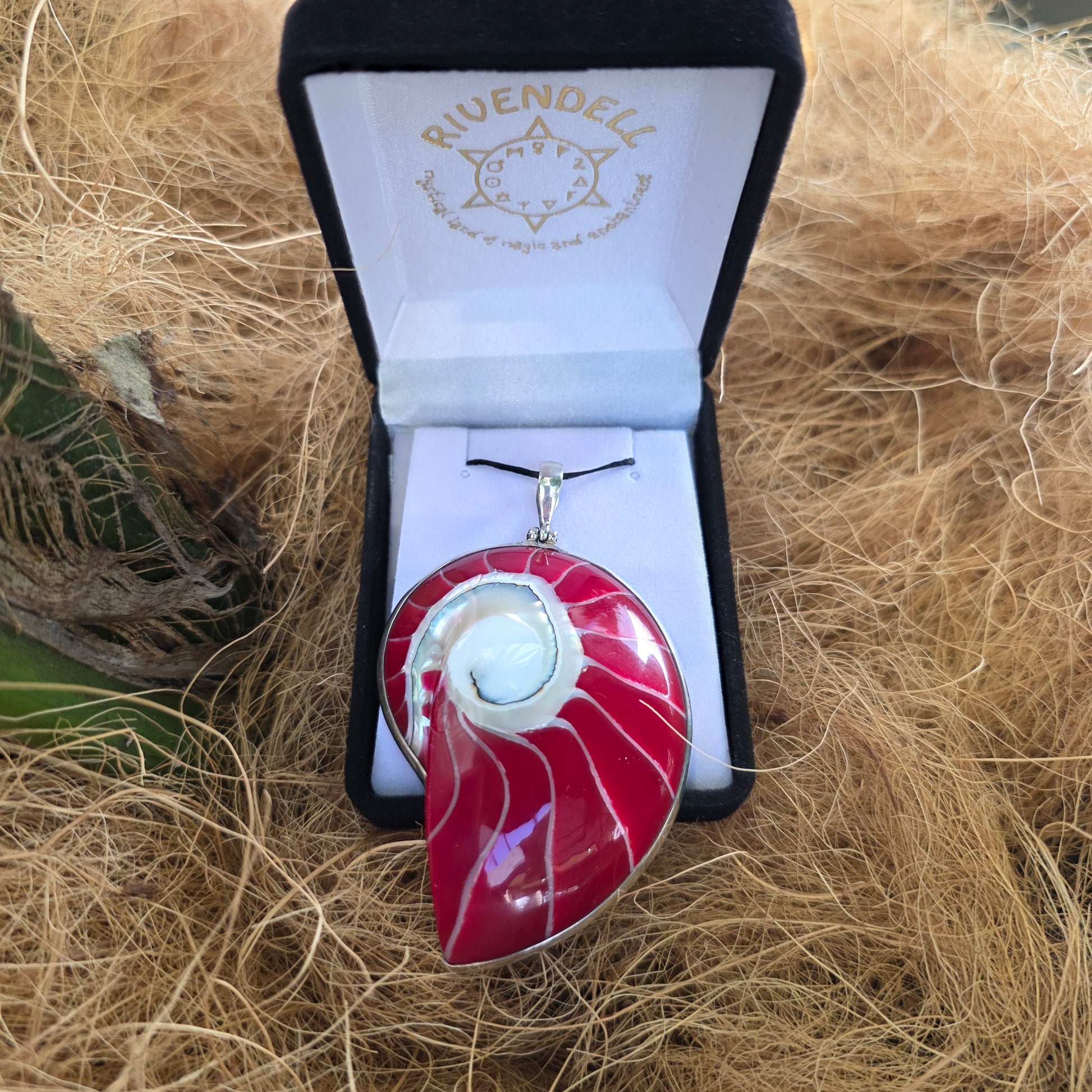 Red Shell Pendant - Rivendell Shop