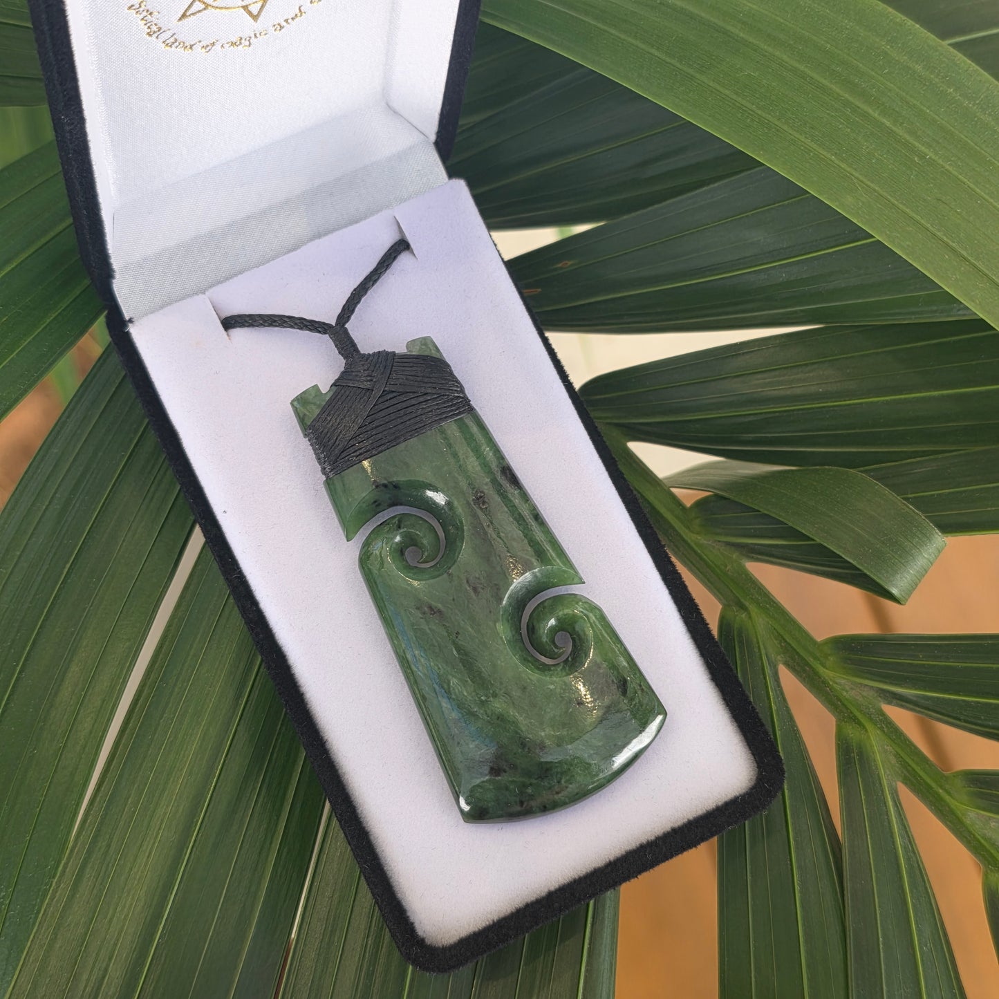 Greenstone Toki w Koru carvings
