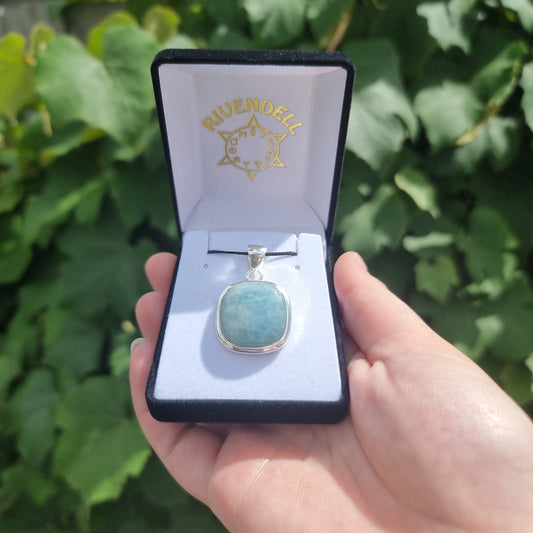 Aquamarine pendant - Rivendell Shop