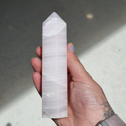 Mangano calcite point - Rivendell Shop
