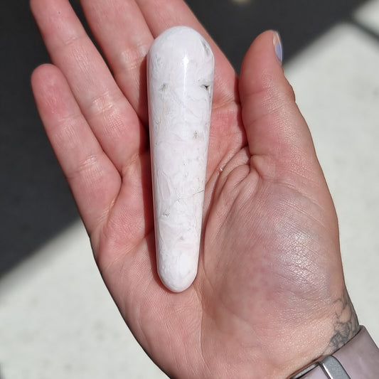 Mangano calcite wand - Rivendell Shop