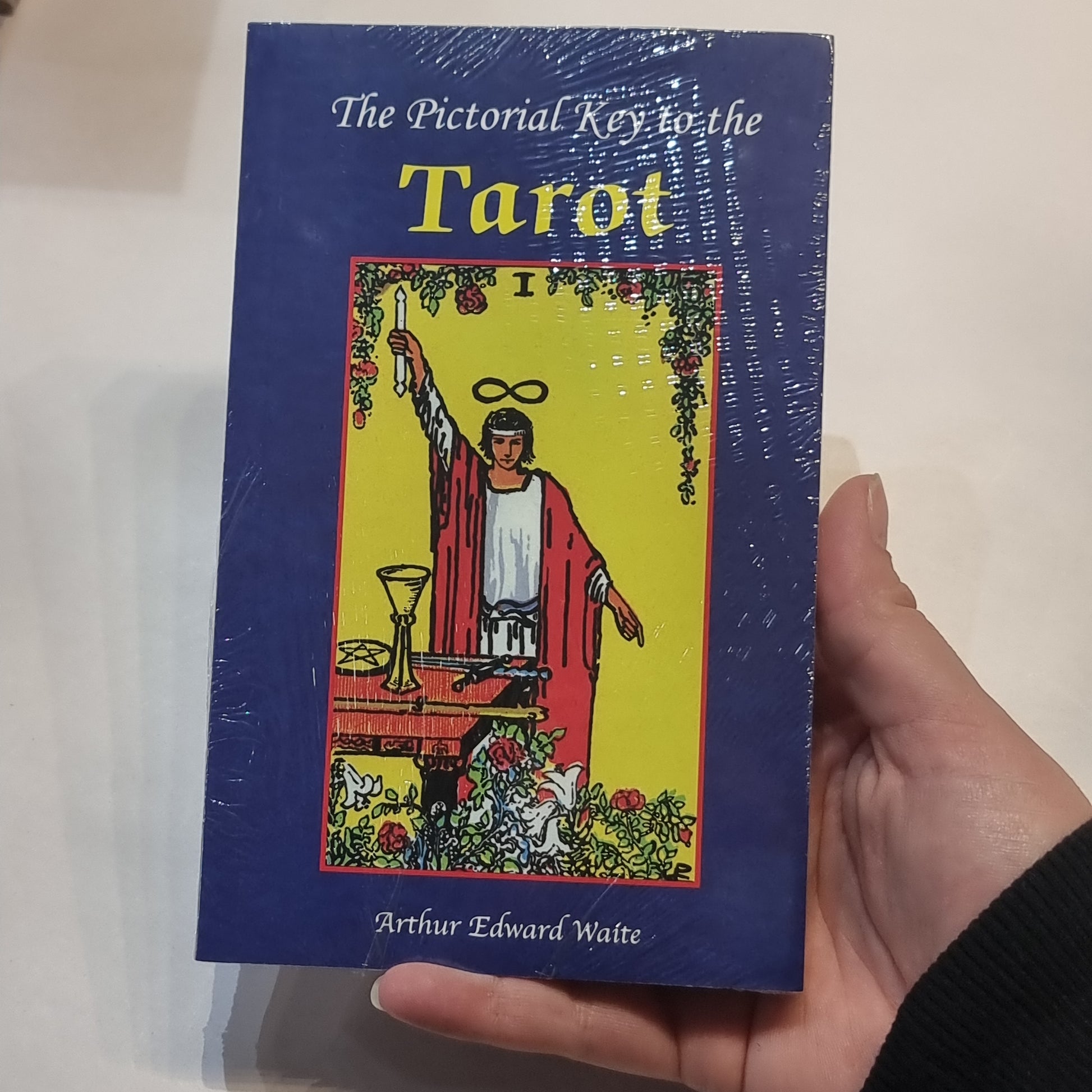 Pictorial key to the tarot PB - Rivendell Shop