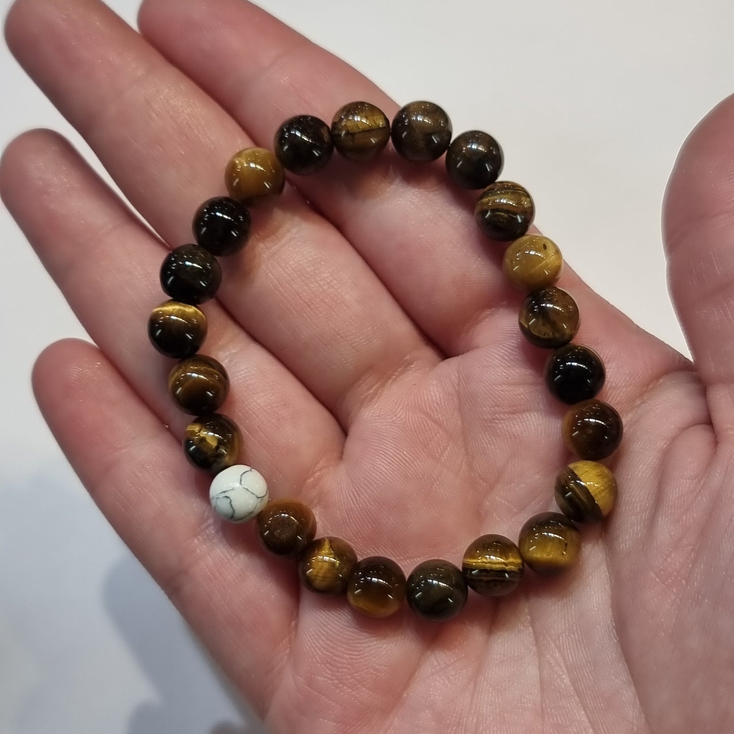 Tiger eye bracelet with Howlite bead - Rivendell Shop