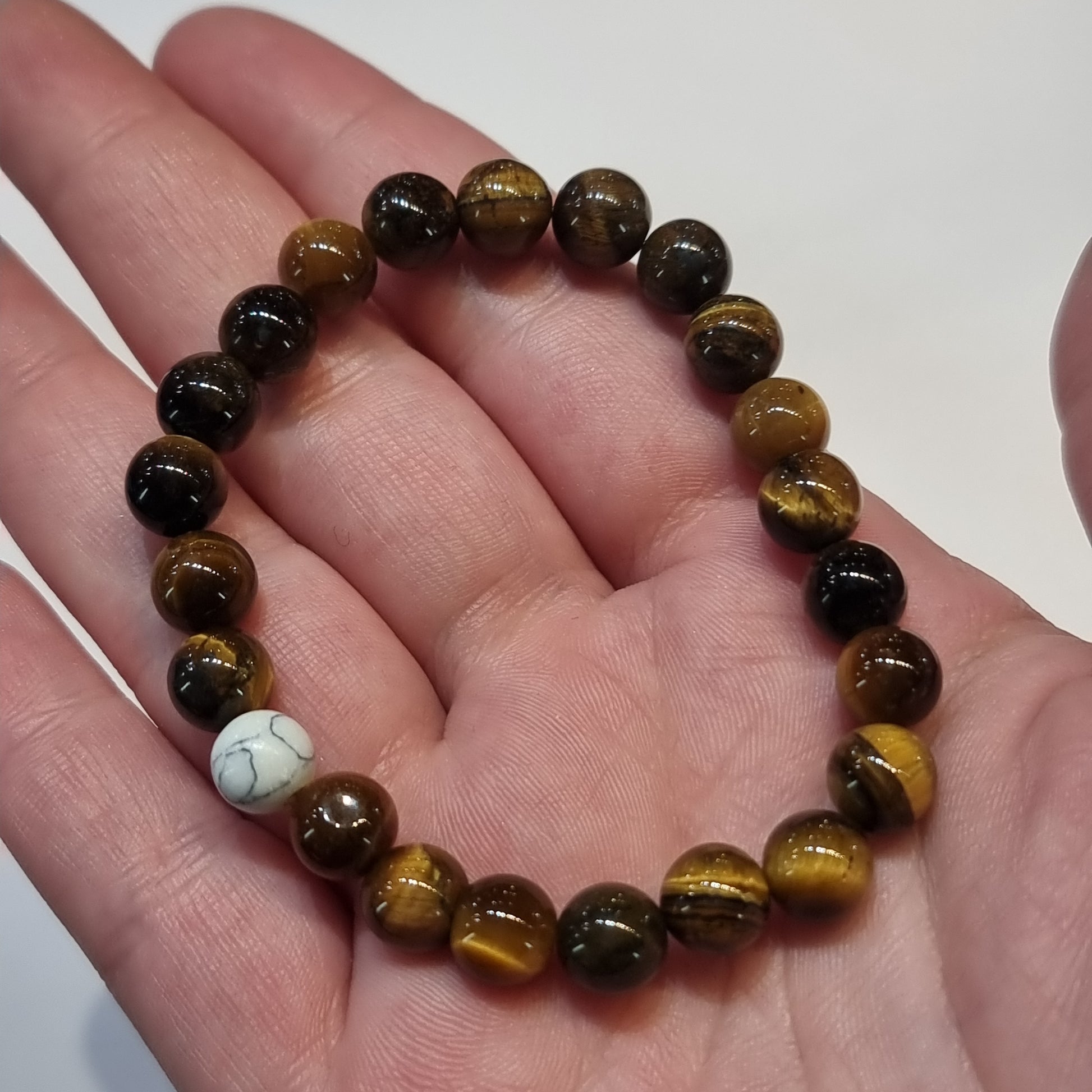 Tiger eye bracelet with Howlite bead - Rivendell Shop
