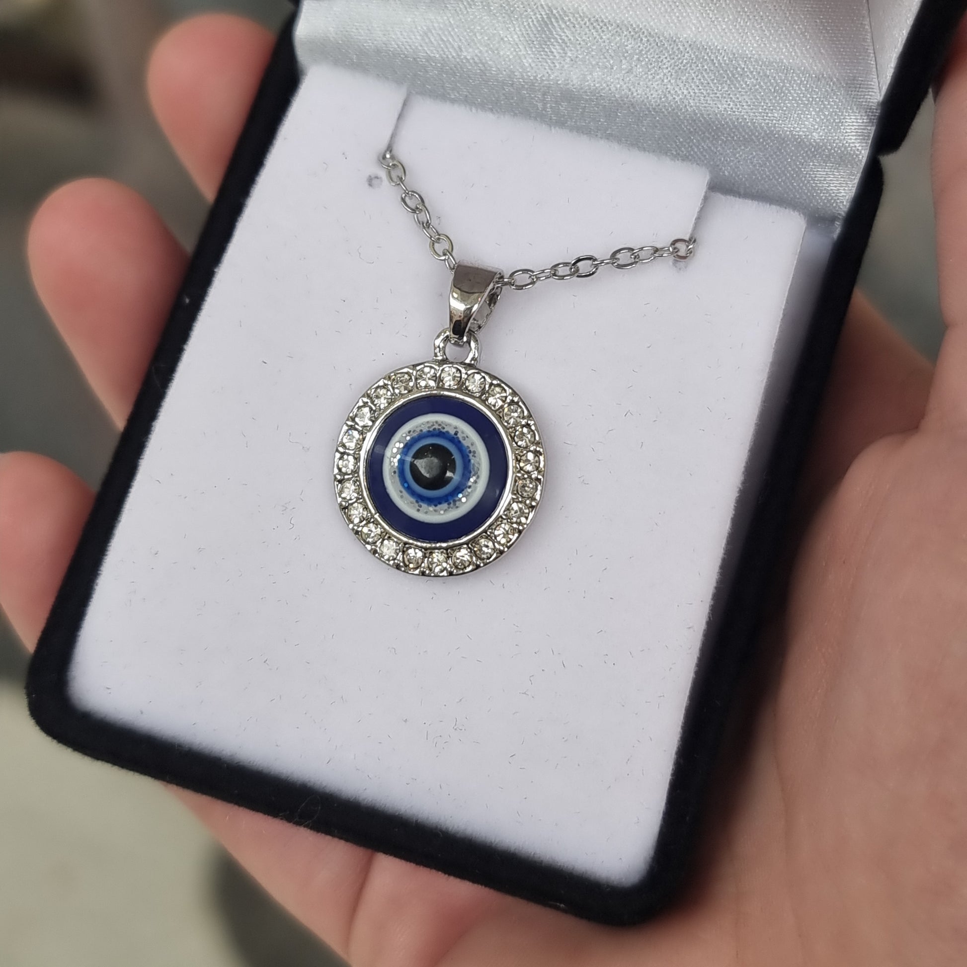 Evil eye round pendant - silver - Rivendell Shop