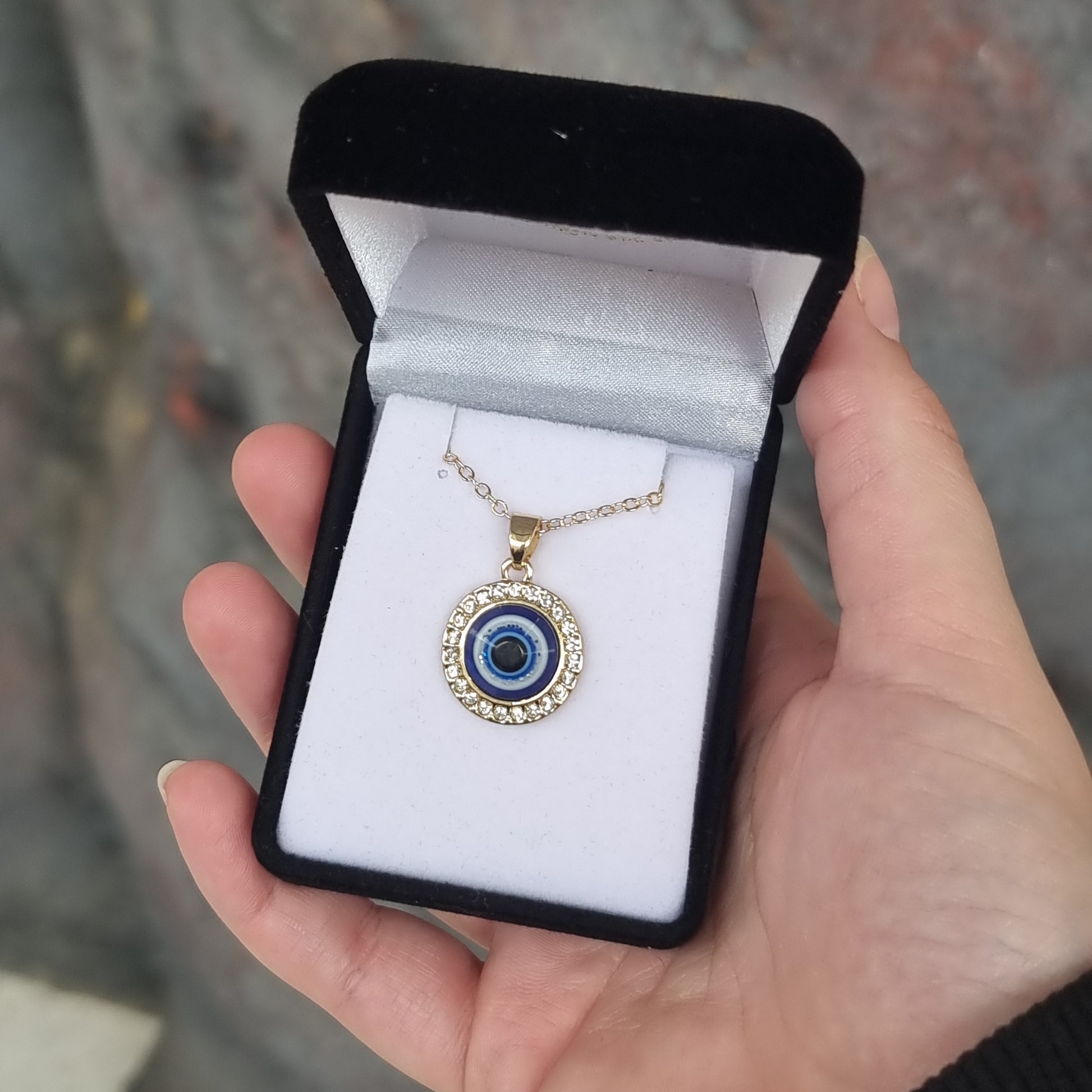 Evil eye round pendant - gold - Rivendell Shop