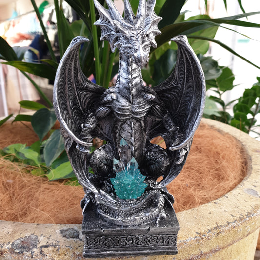Dragon Guarding Crystls Black with LED Purple - Rivendell Shop