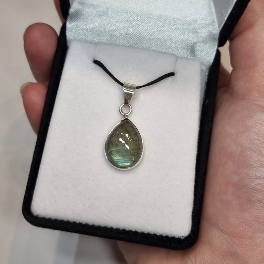 Labradorite sterling silver pendant - Rivendell Shop
