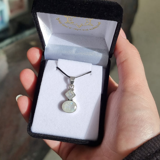 Moonstone pendant - Rivendell Shop