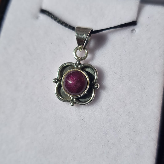 Ruby pendant - Rivendell Shop