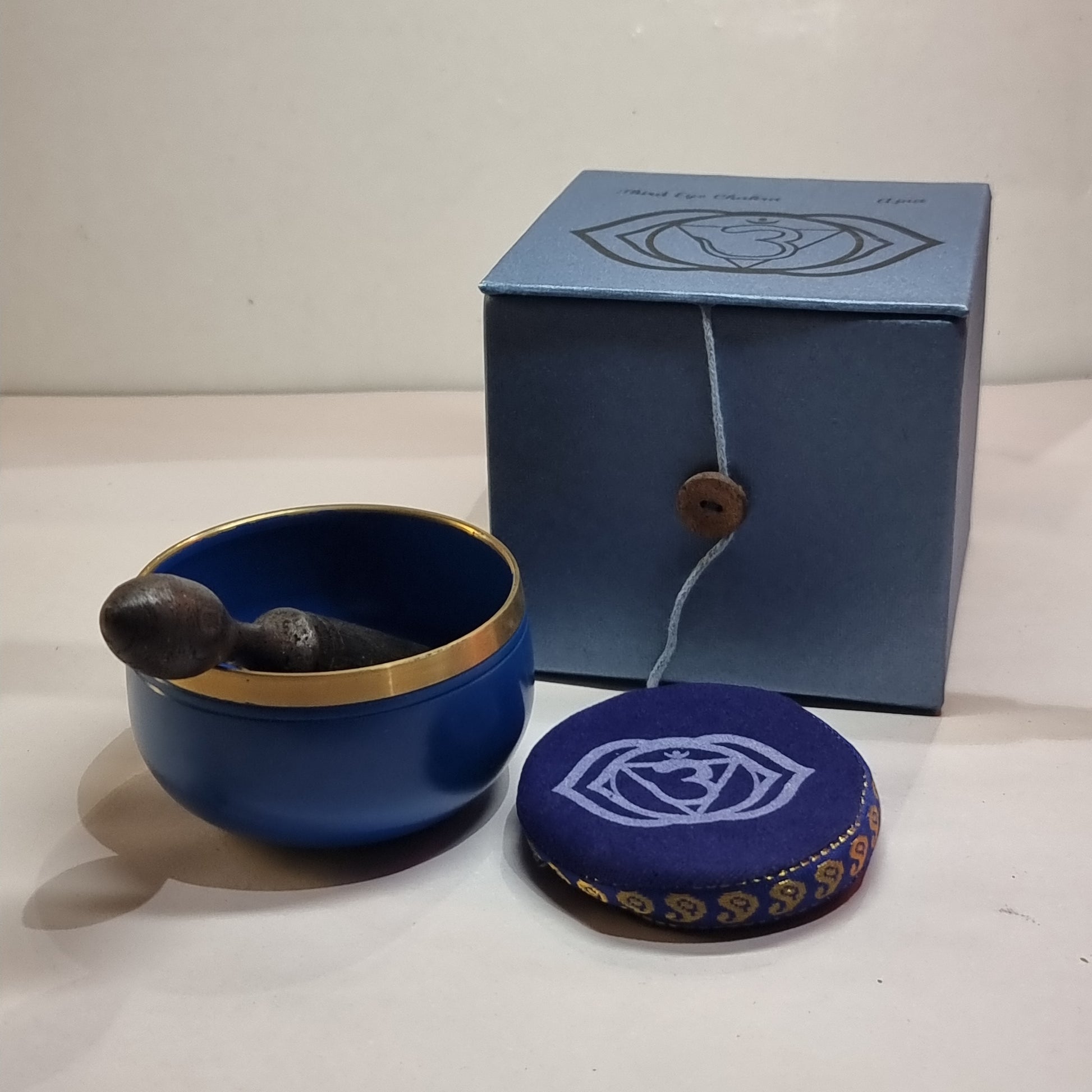 Singing bowl gift set - third eye chakra - Rivendell Shop