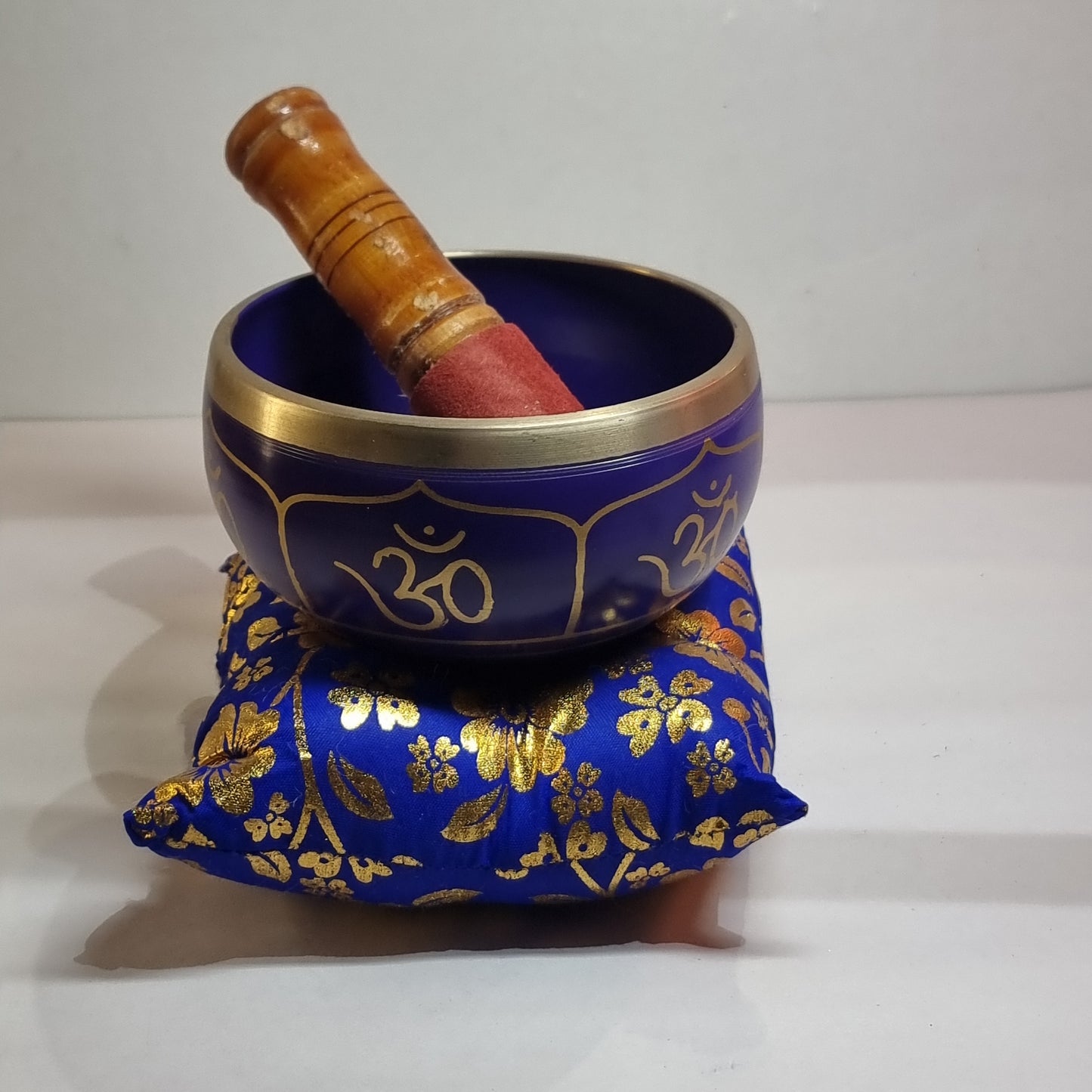 Singing bowl - brass om violet - Rivendell Shop