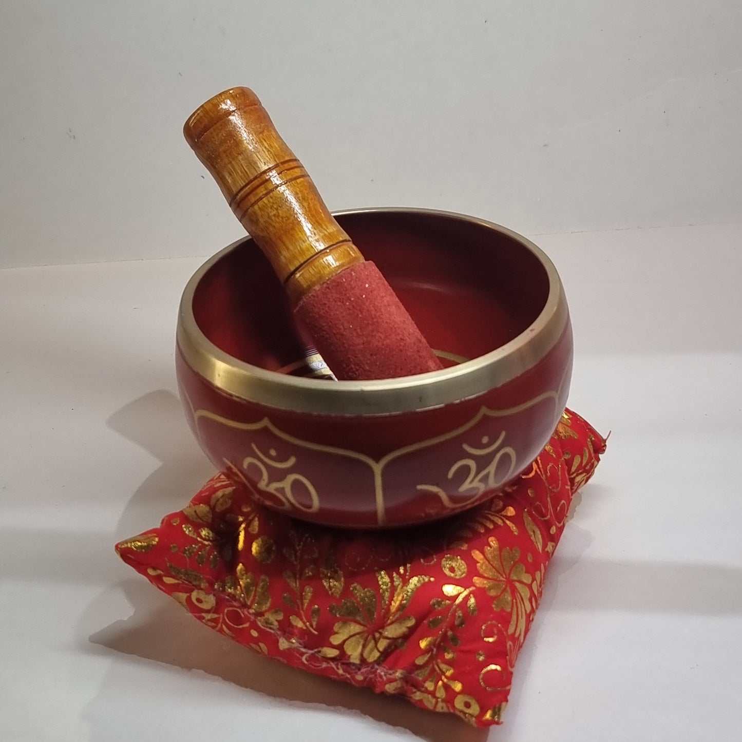 Singing bowl - red om - Rivendell Shop