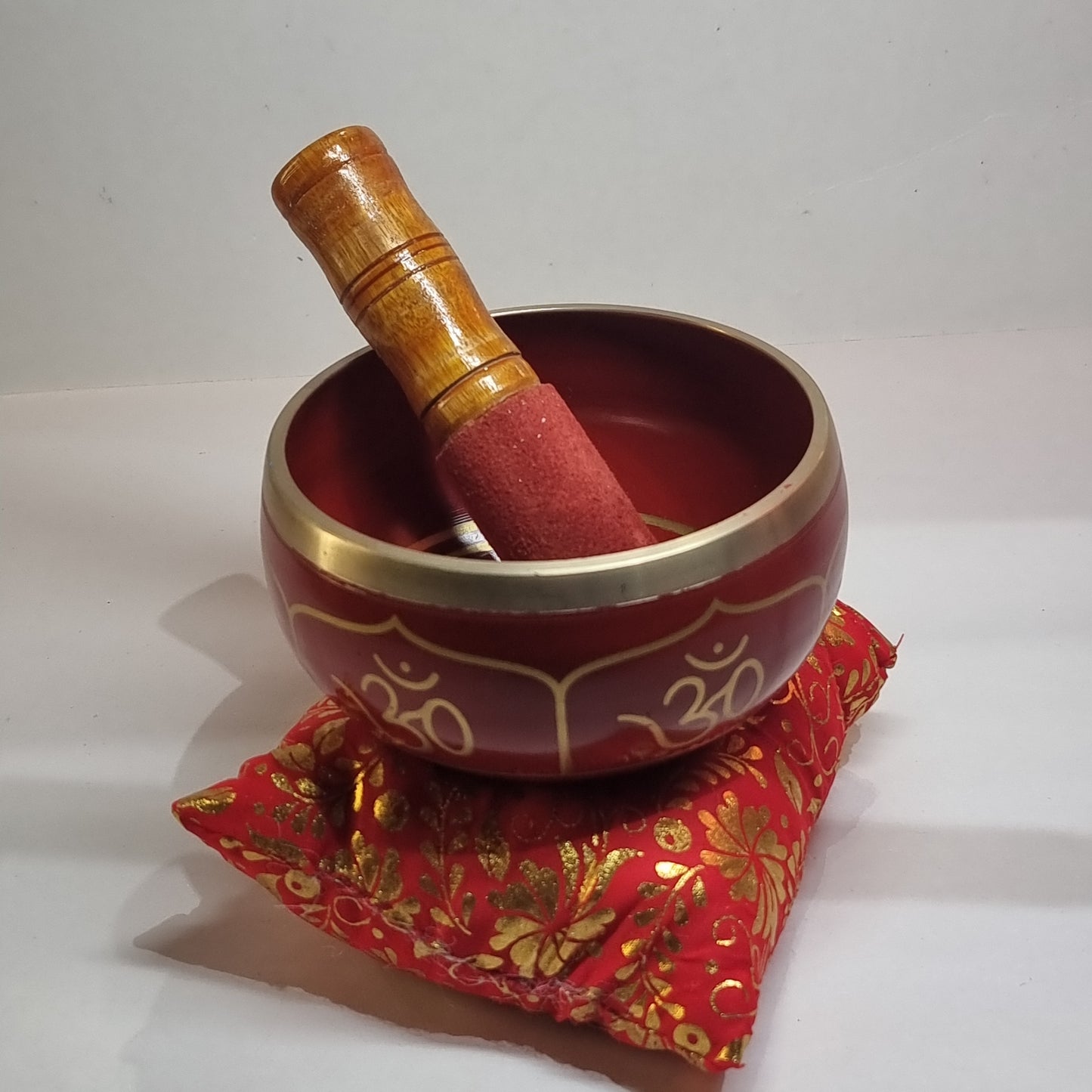 Singing bowl - red om - Rivendell Shop