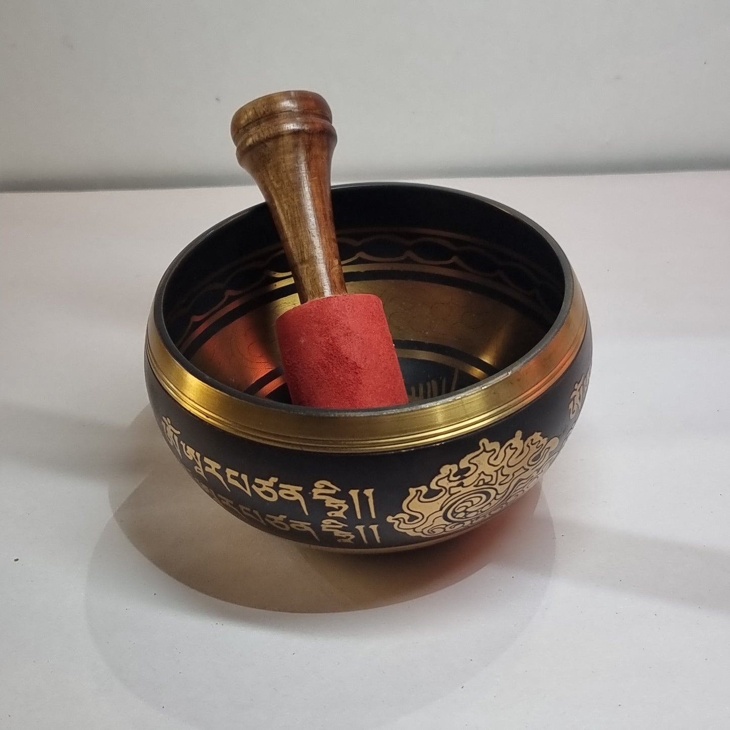 Singing bowl - mantra black - Rivendell Shop