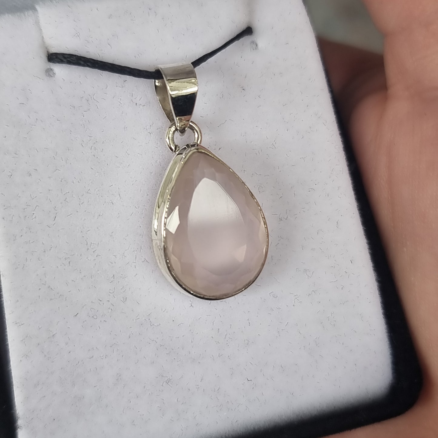 Rose quartz pendant - Rivendell Shop