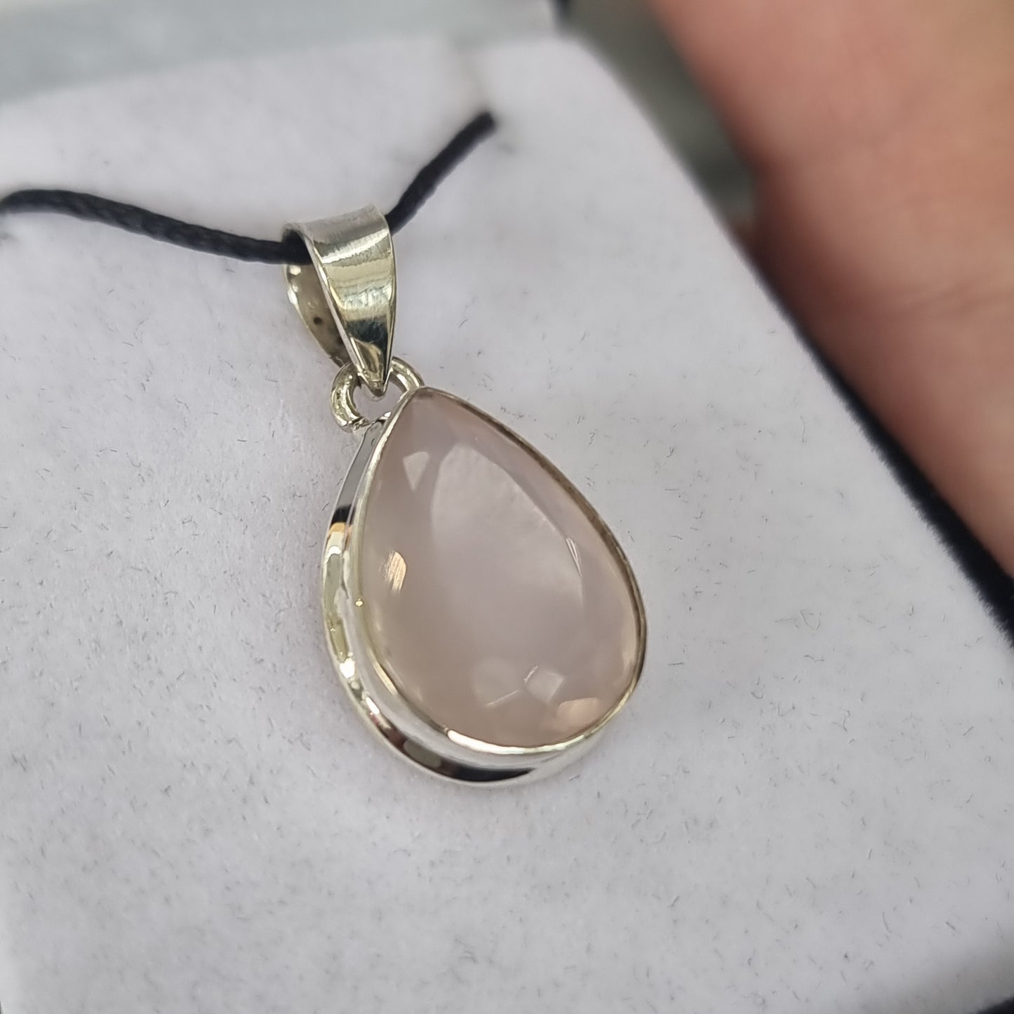 Rose quartz pendant - Rivendell Shop