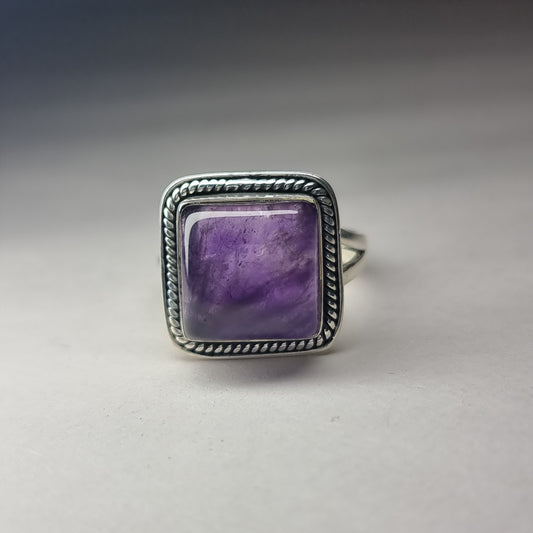 Amethyst ring - Rivendell Shop