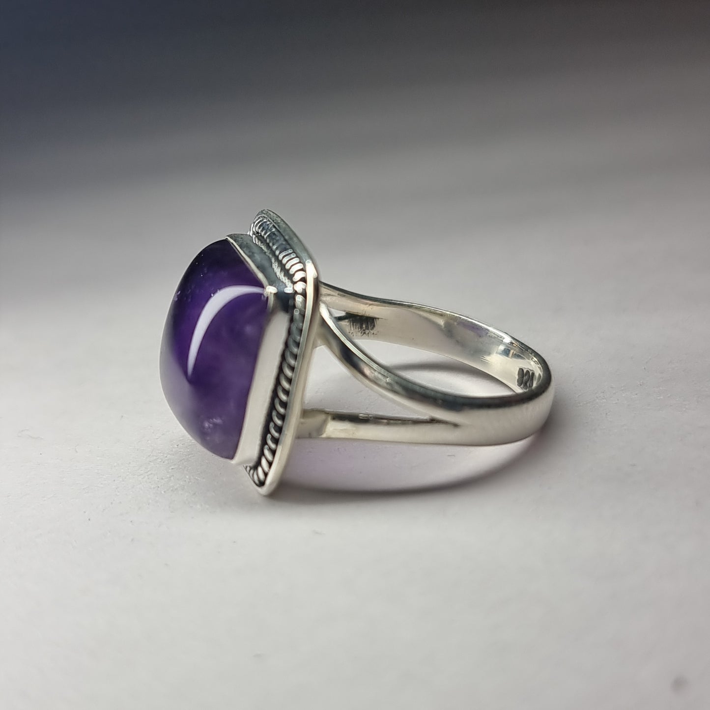 Amethyst ring - Rivendell Shop