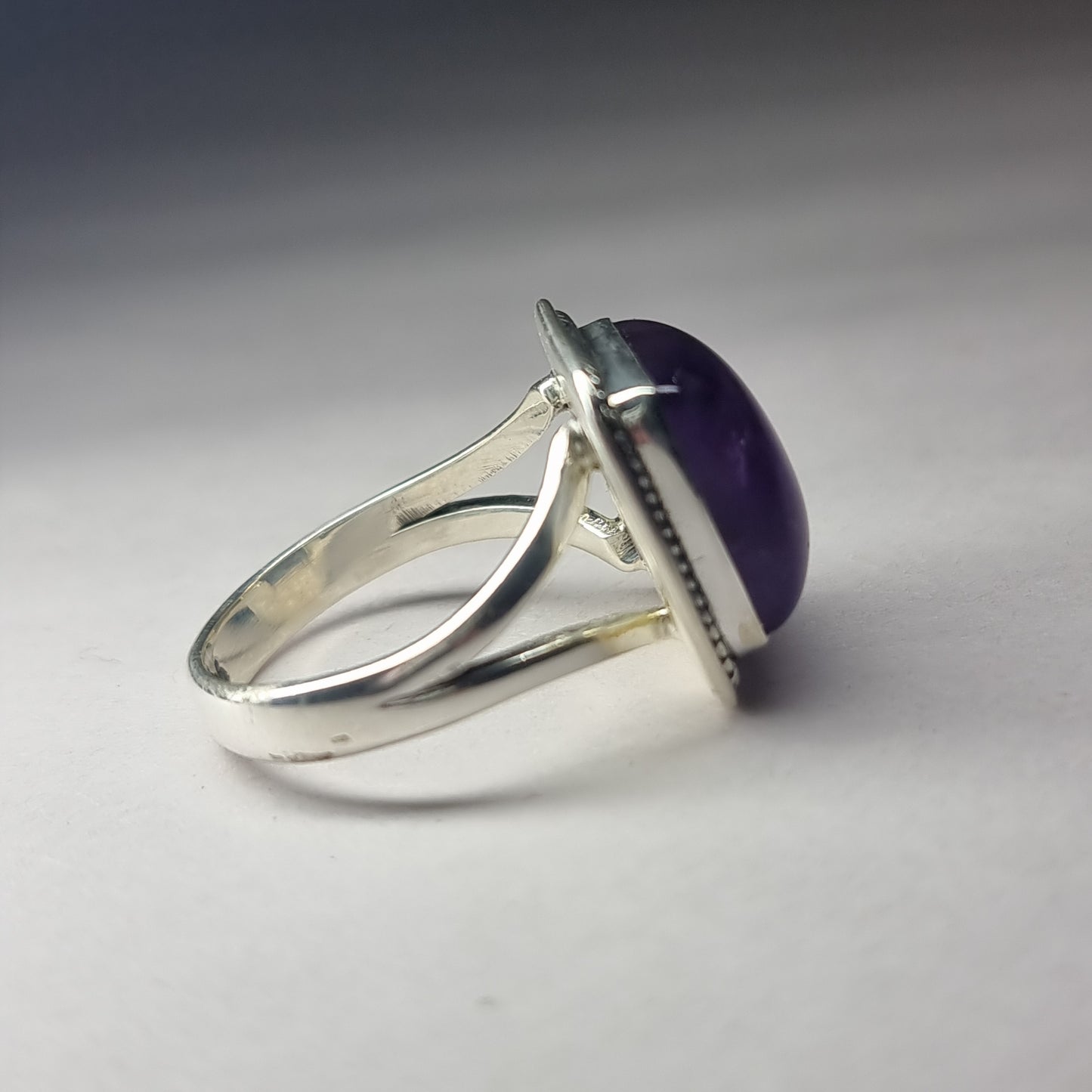 Amethyst ring - Rivendell Shop