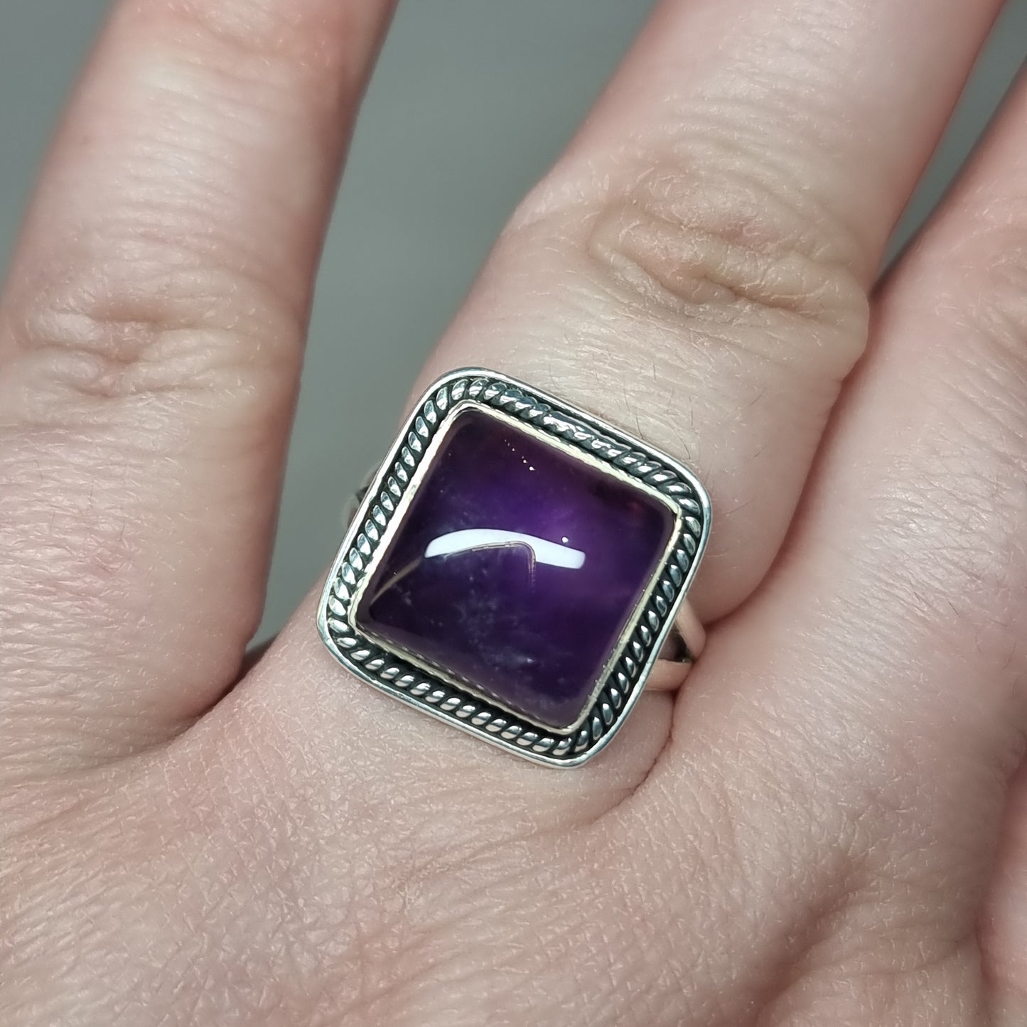 Amethyst ring - Rivendell Shop