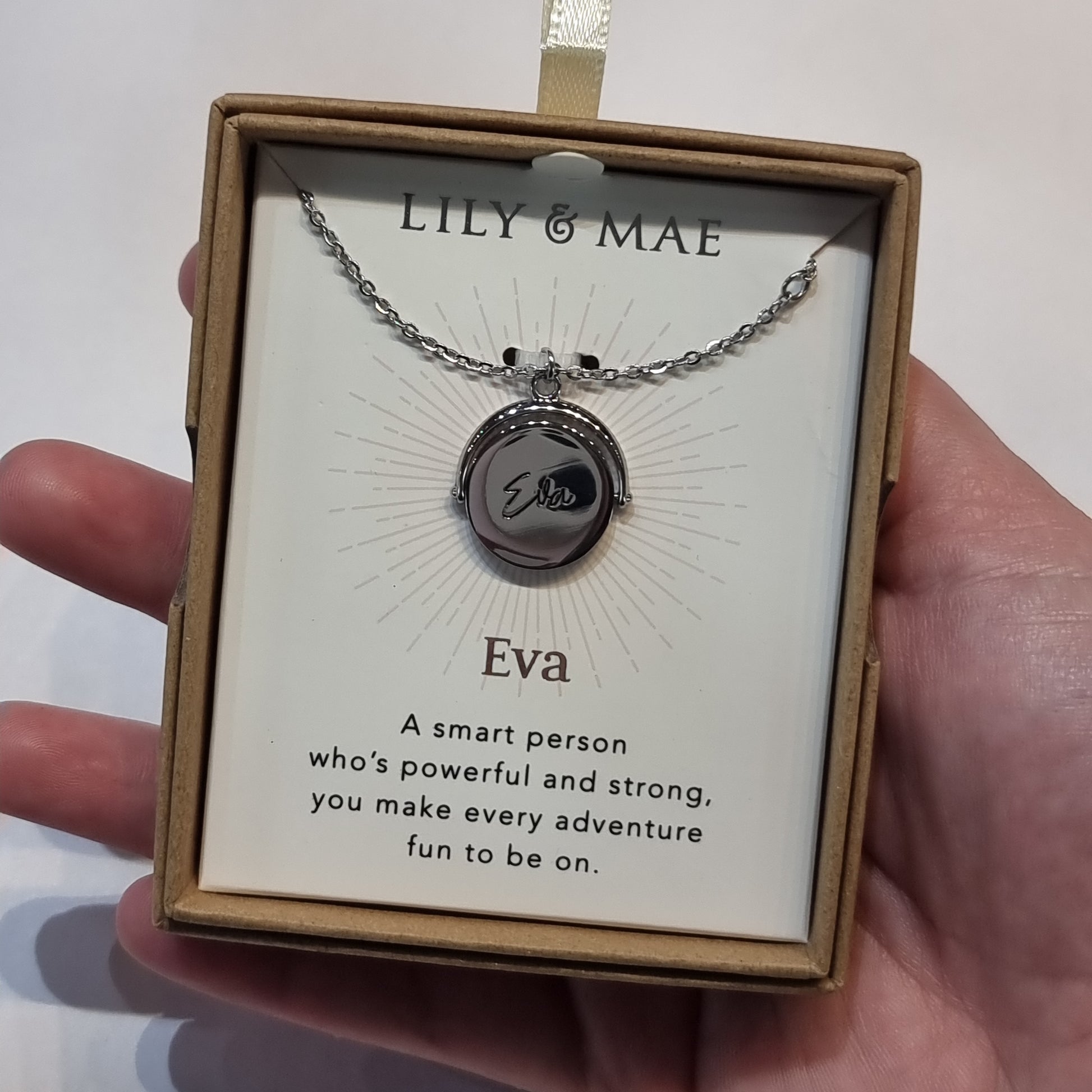 L&M spinning necklace - Eva - Rivendell Shop