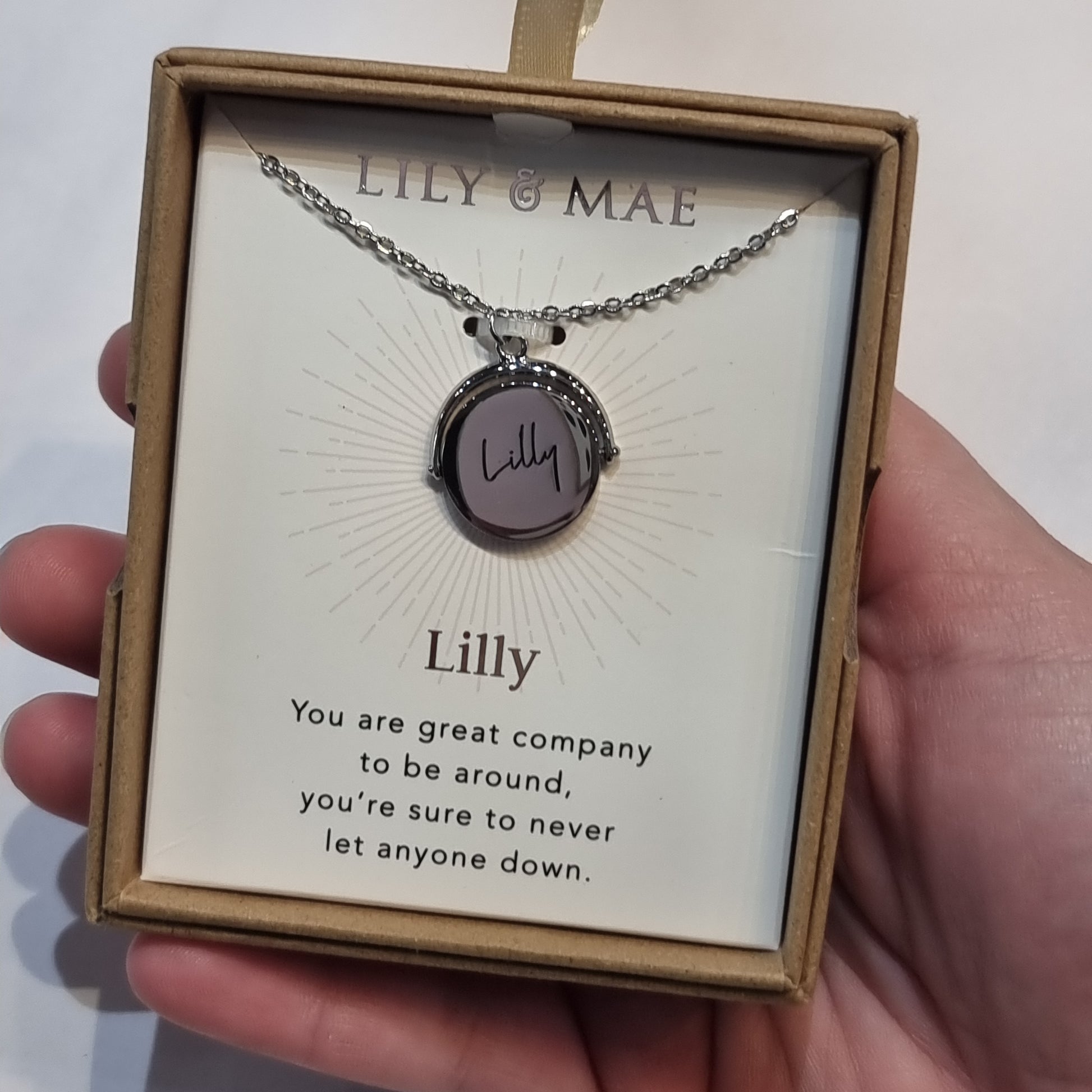 L&M spinning necklace - Lilly - Rivendell Shop