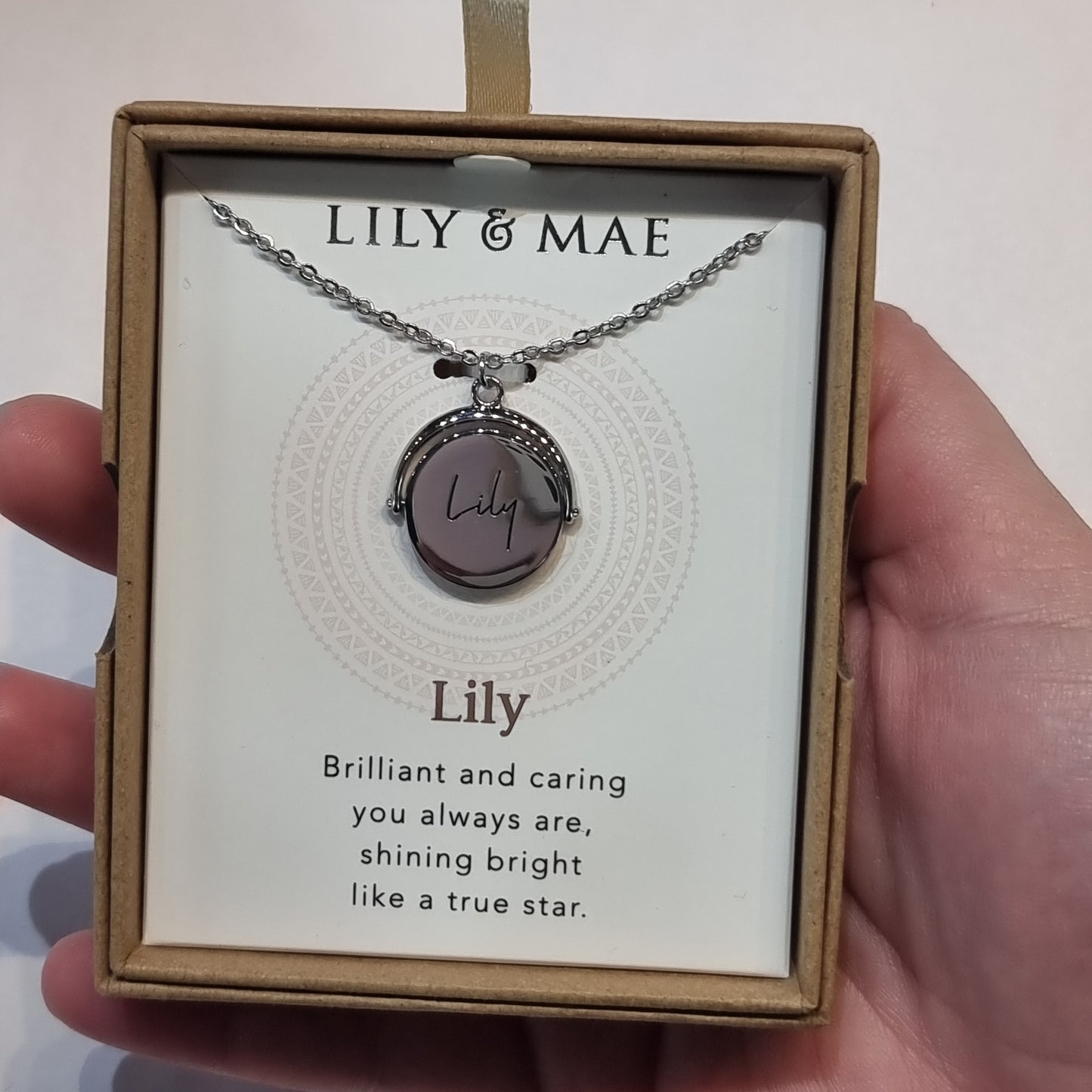 L&M spinning necklace - Lily - Rivendell Shop