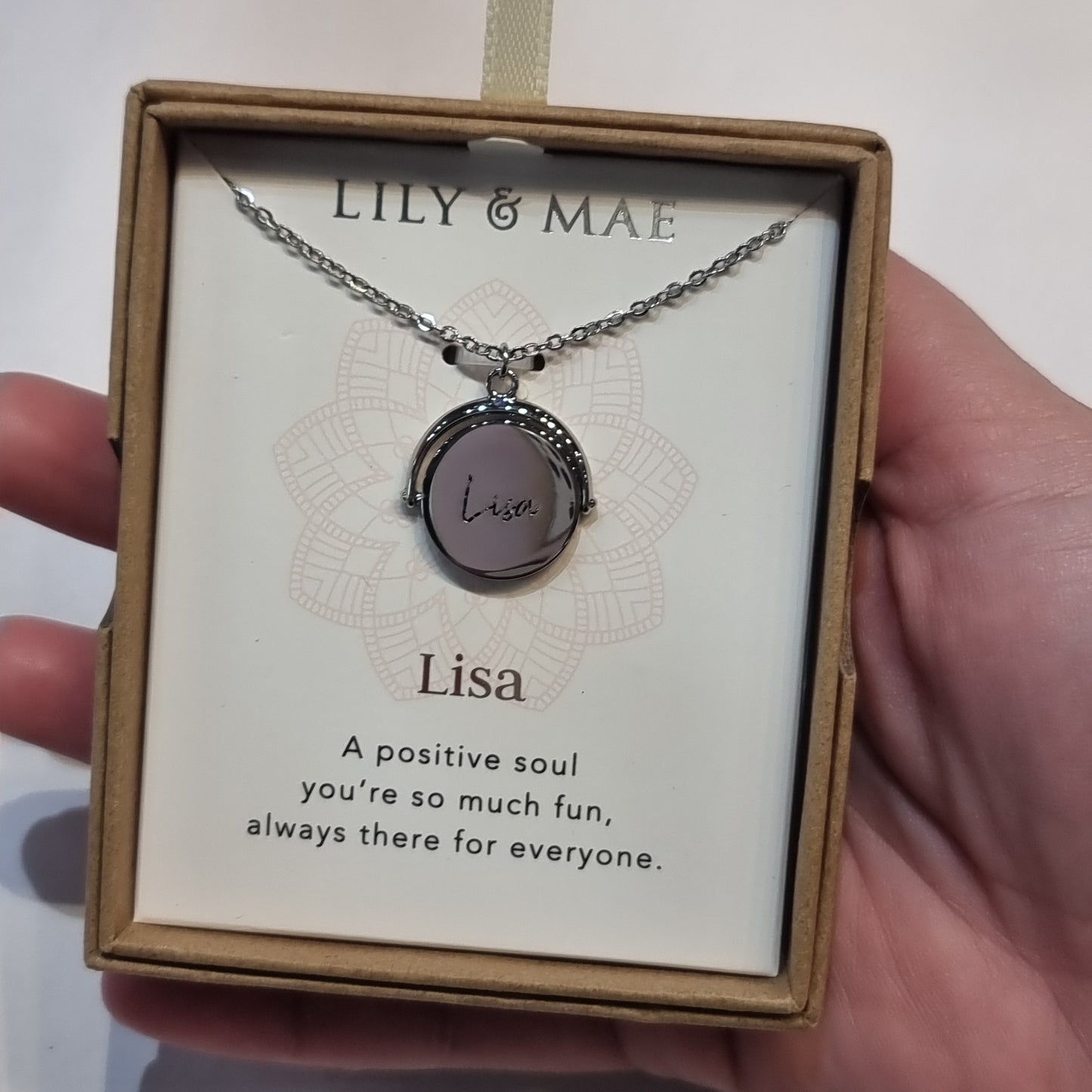 L&M spinning necklace - Lisa - Rivendell Shop