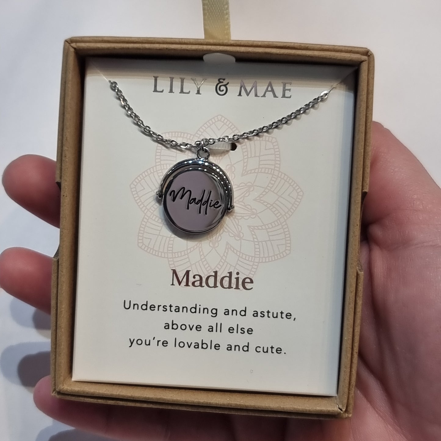 L&M spinning necklace - Maddie - Rivendell Shop
