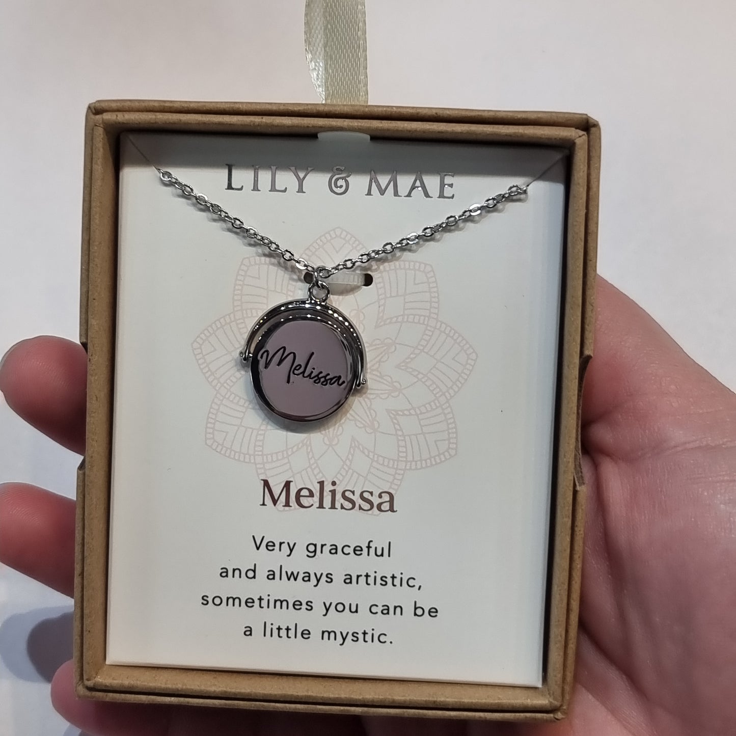 L&M spinning necklace - Melissa - Rivendell Shop