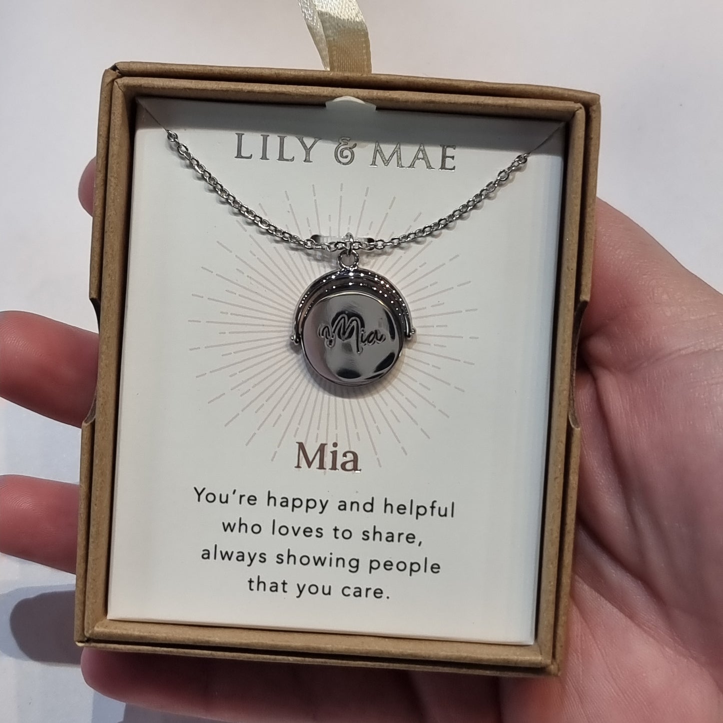 L&M spinning necklace - Mia - Rivendell Shop