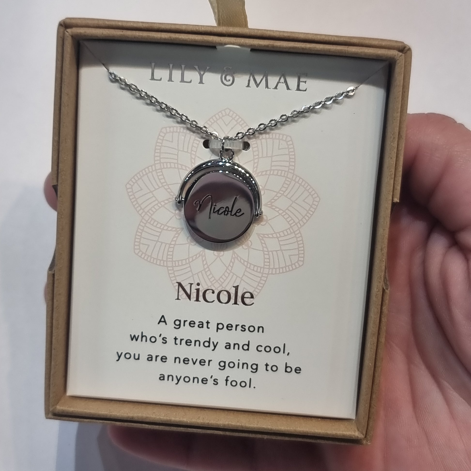 L&M spinning necklace - Nicole - Rivendell Shop