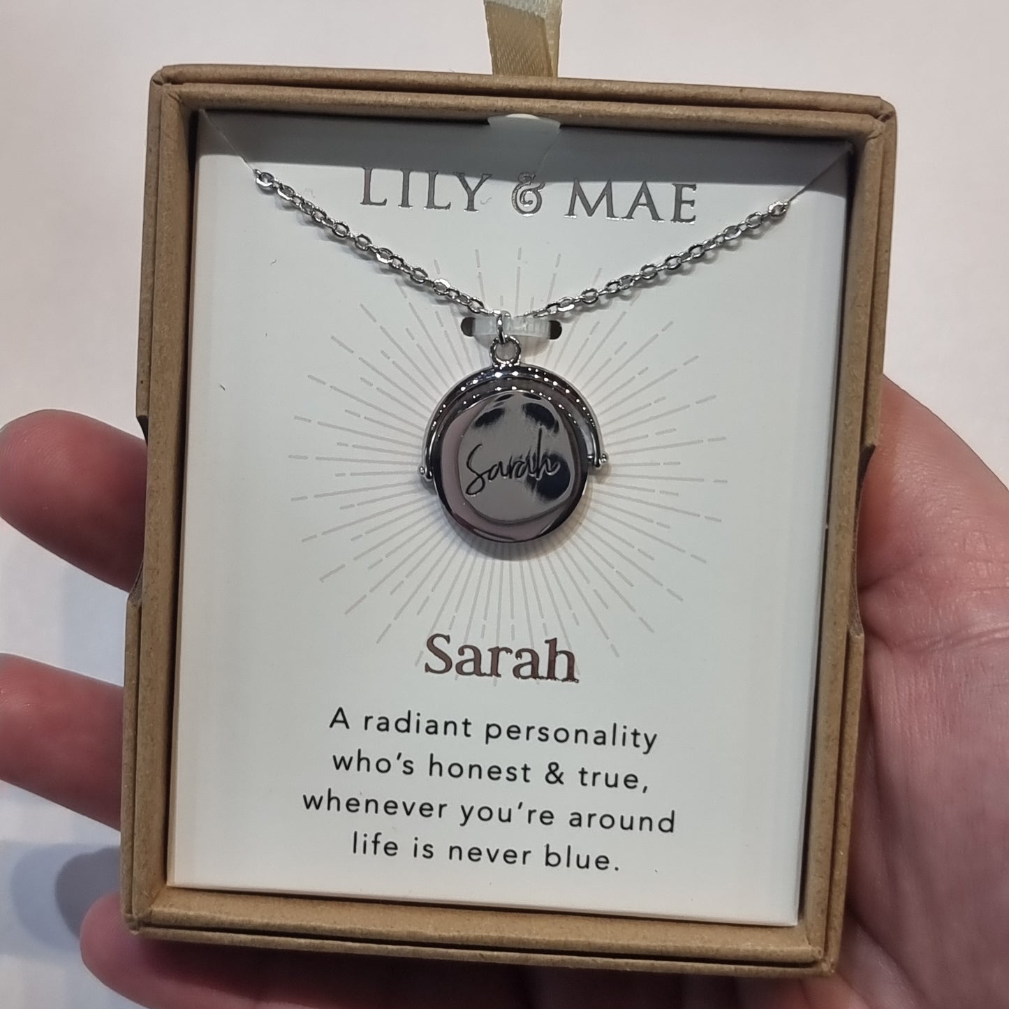 L&M spinning necklace - Sarah - Rivendell Shop