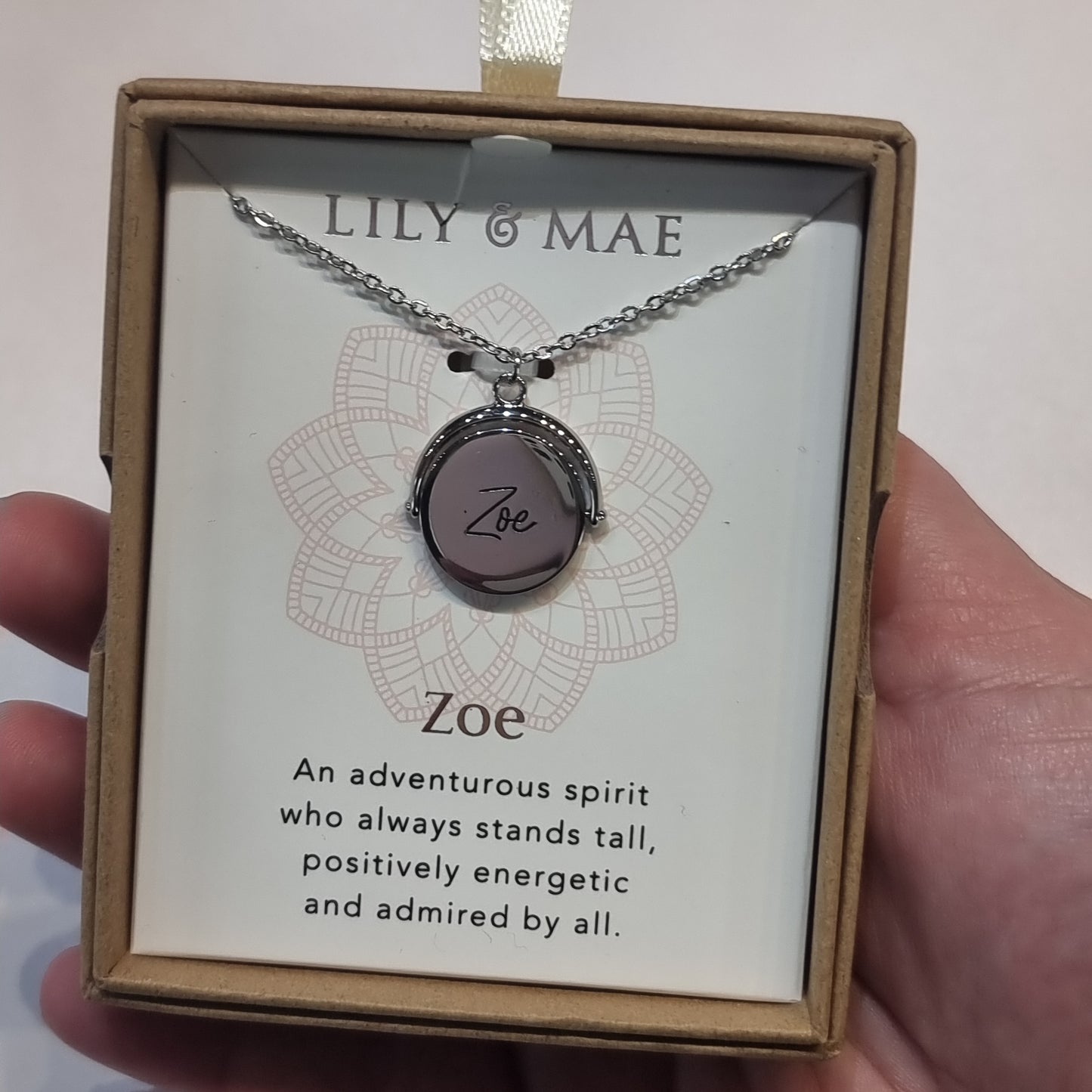 L&M spinning necklace - Zoe - Rivendell Shop