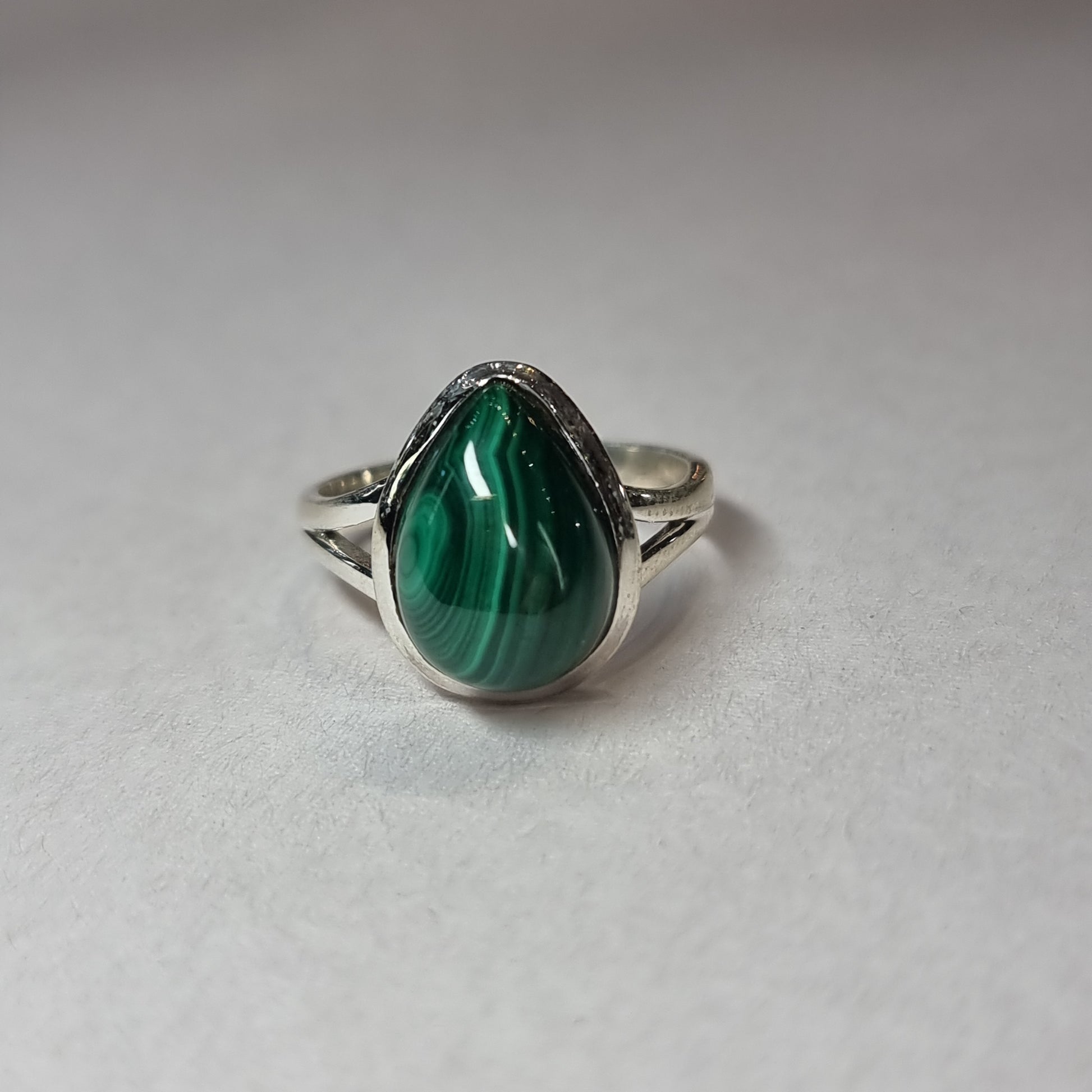 Malachite ring - Rivendell Shop