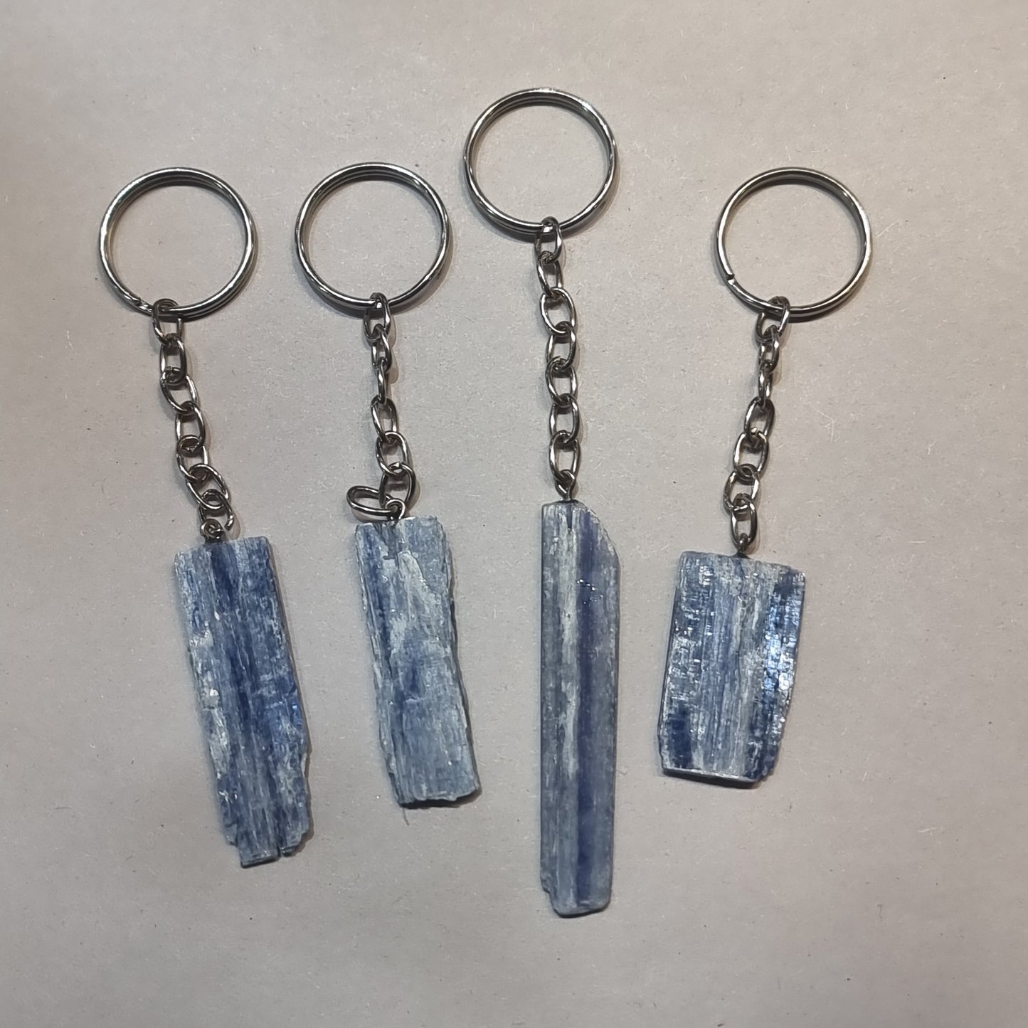 Raw blue kyanite keychain - Rivendell Shop