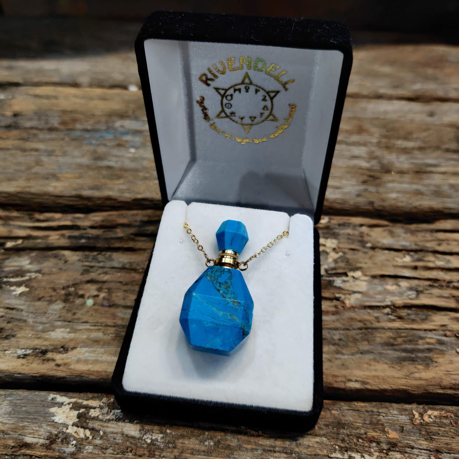Howlite Perfume Pendant Necklace - Rivendell Shop