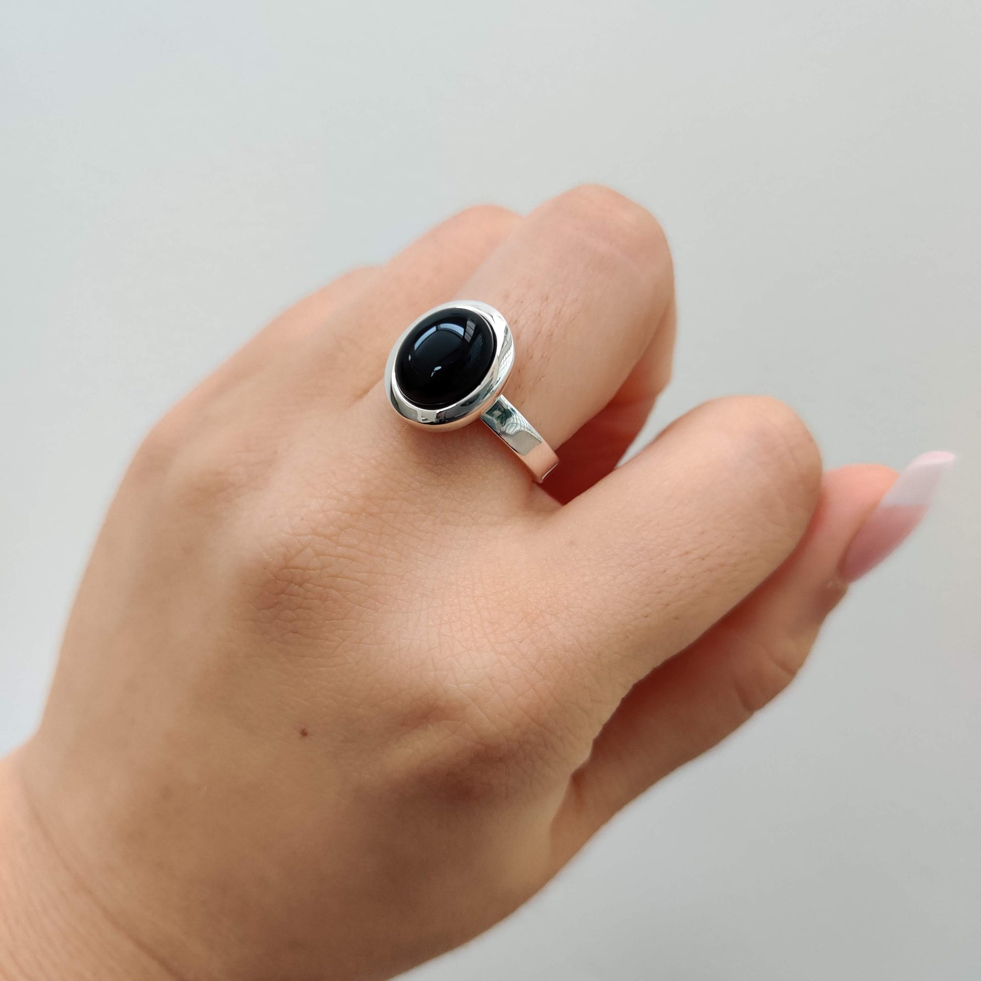 Black Onyx Oval 925 Sterling Silver Ring - Rivendell Shop