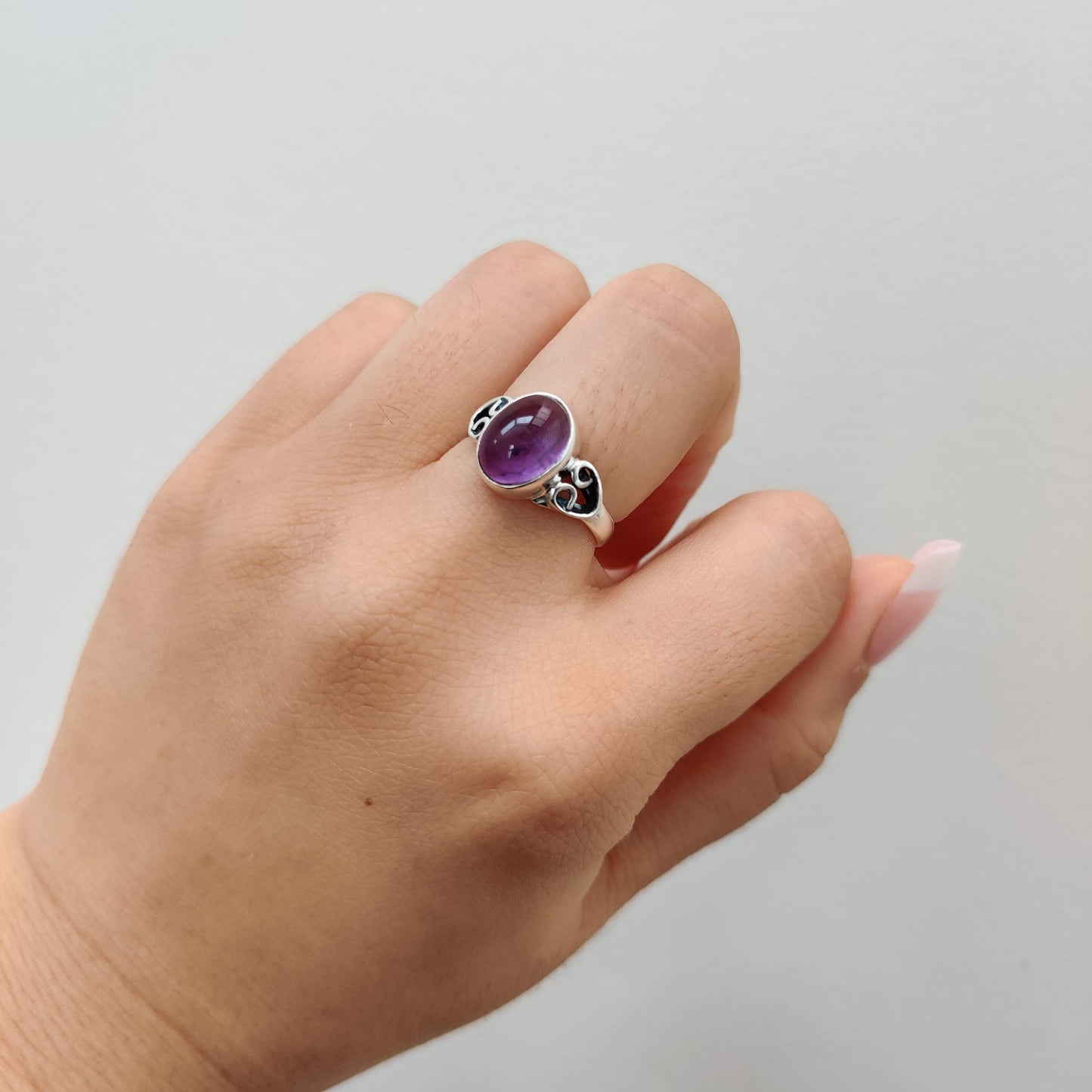 Amethyst Oval 925 Sterling Silver Ring with Heart Design - Rivendell Shop